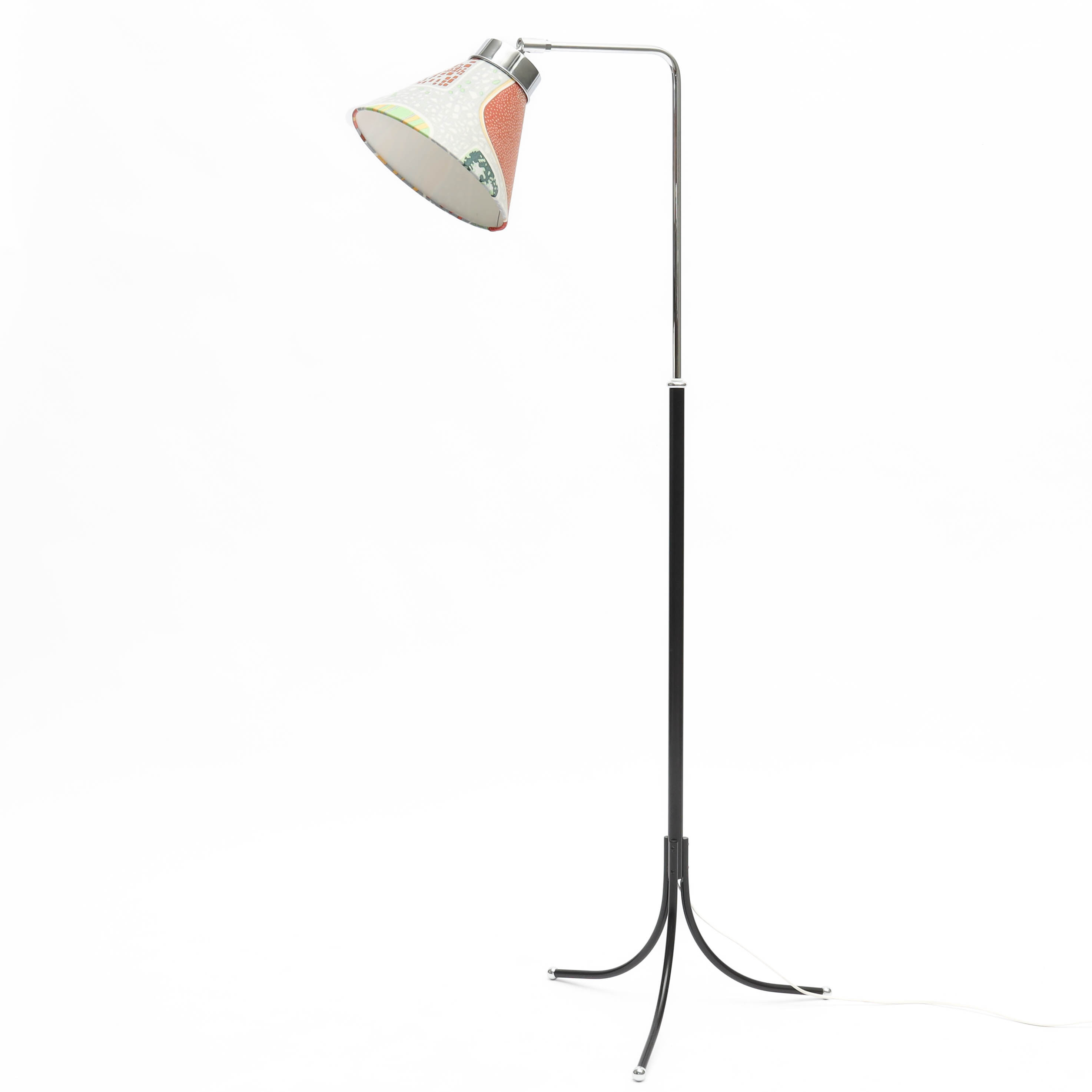 JOSEF FRANK, golvlampa, krom/svart, modell 1842, Firma Svenskt Tenn.