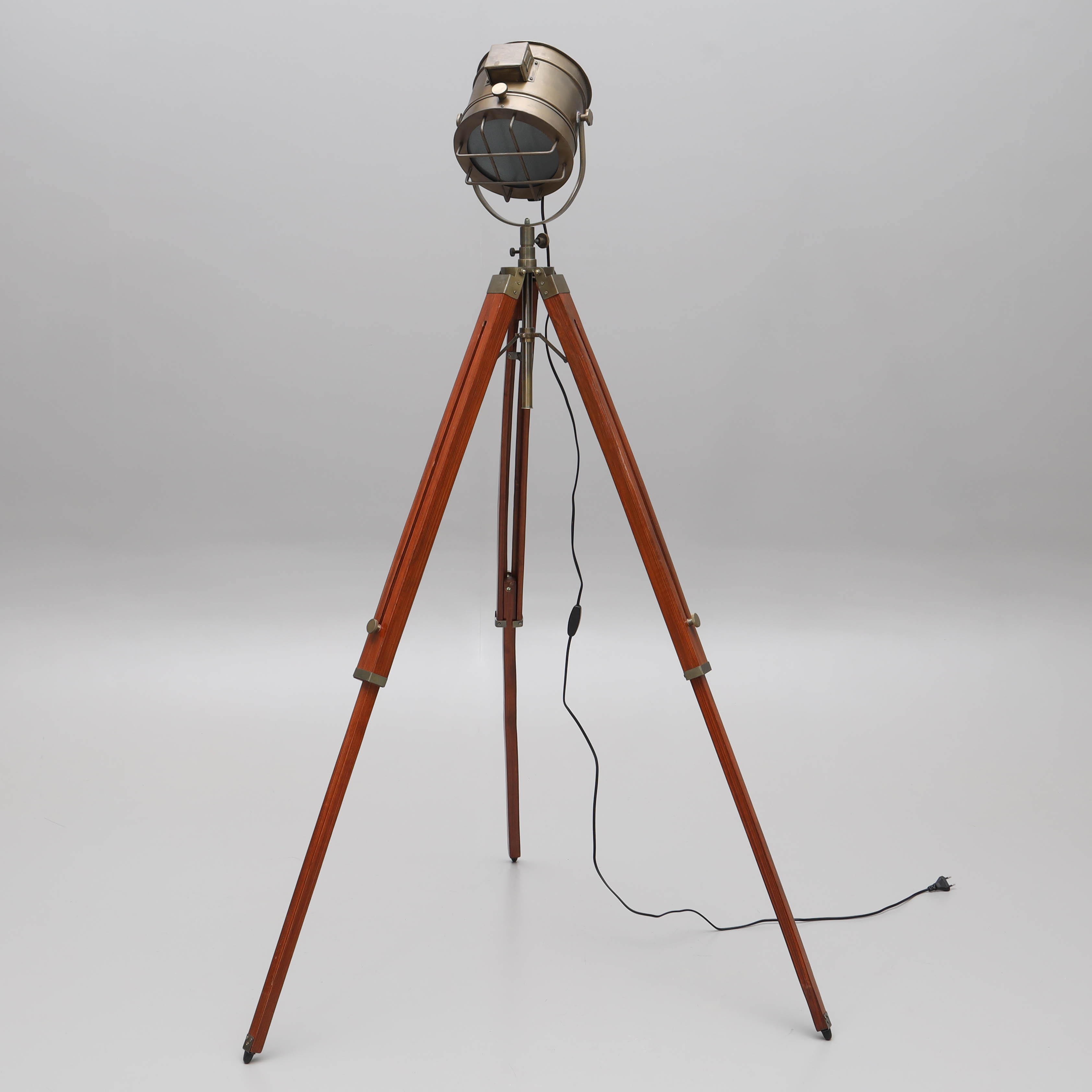 GOLVLAMPA, industriell stil, 2000-tal.