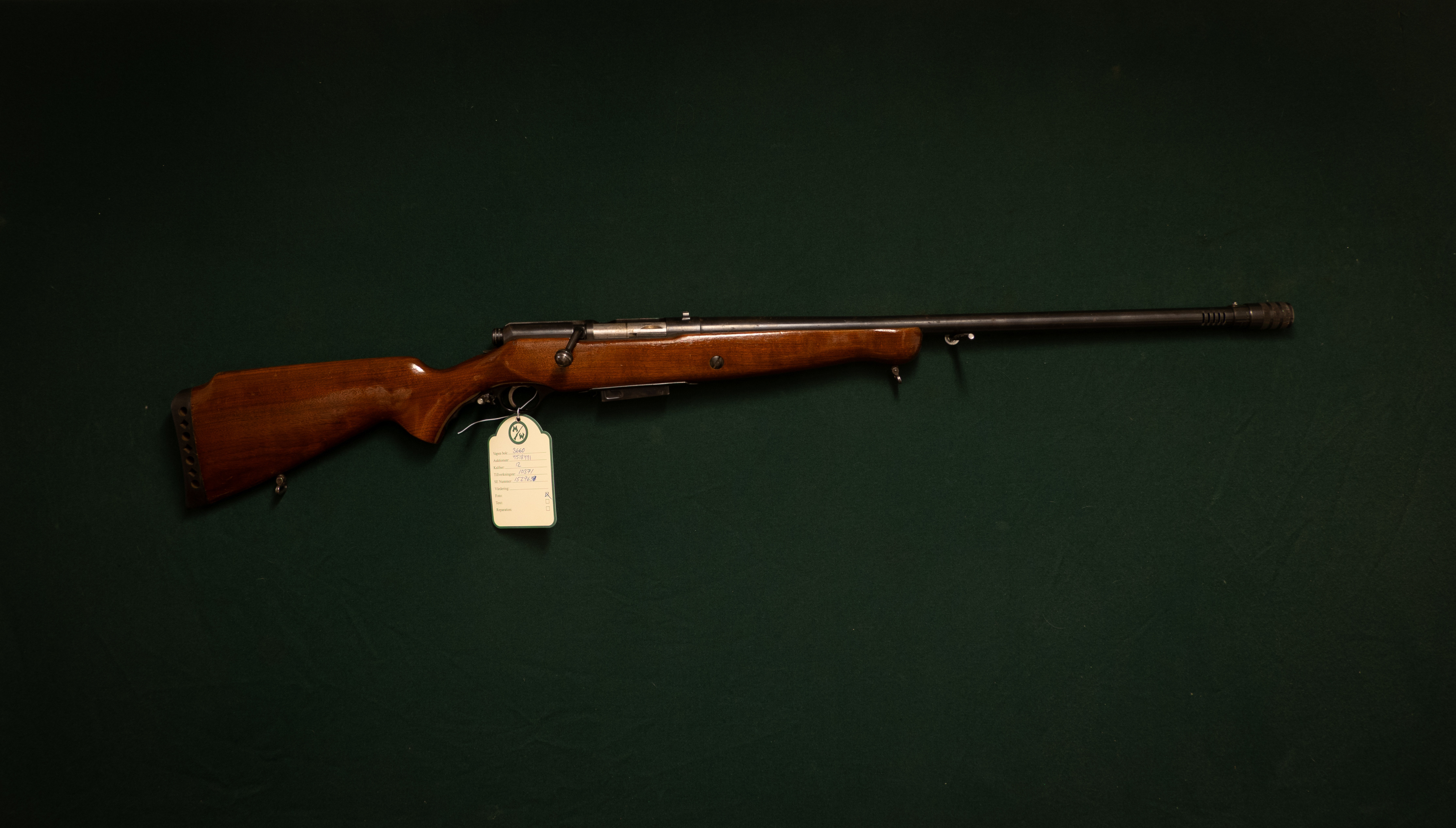 Mossberg kal. 12 Tillv.nr. 10371 SE1529639.