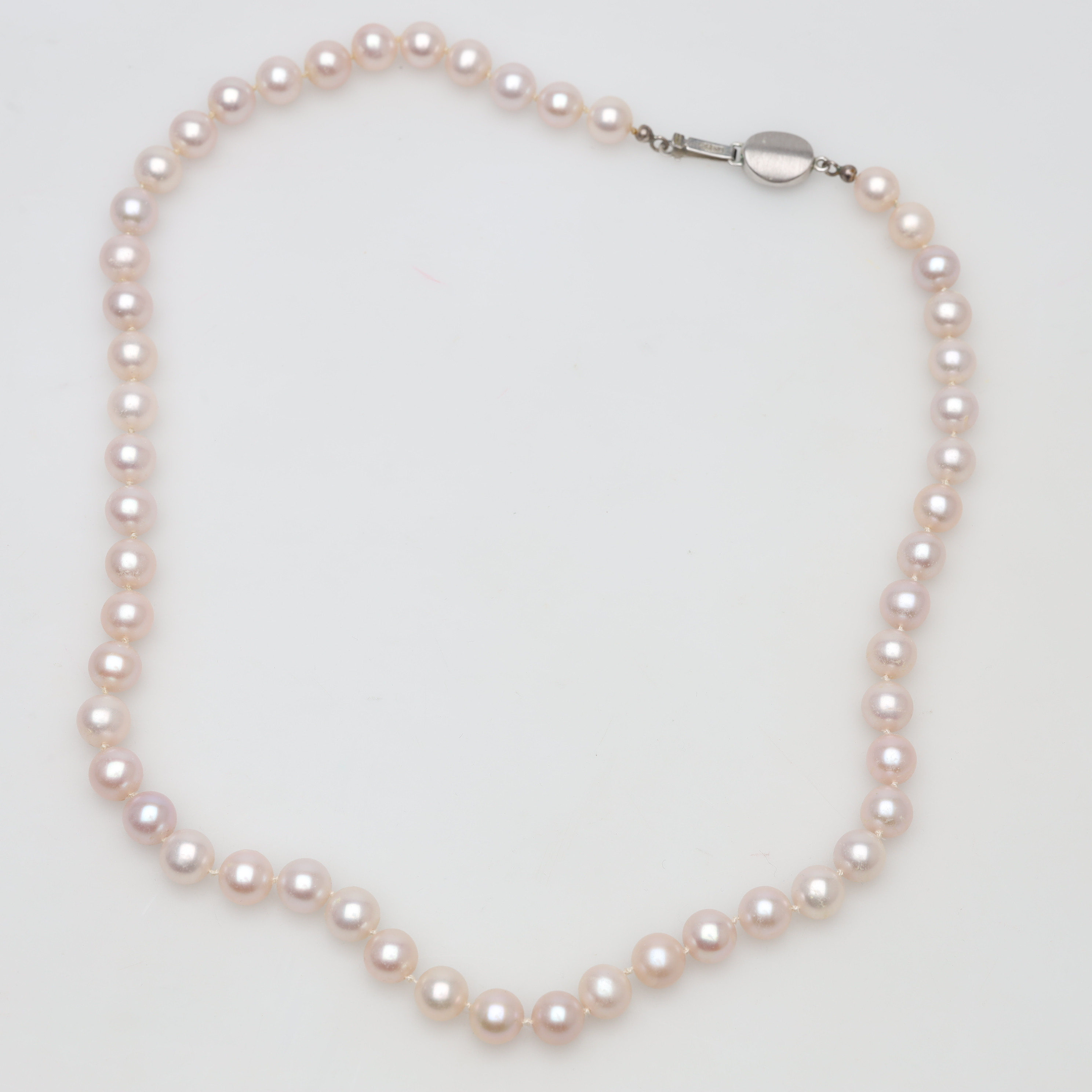 COLLIER, pärlor, silver lås.