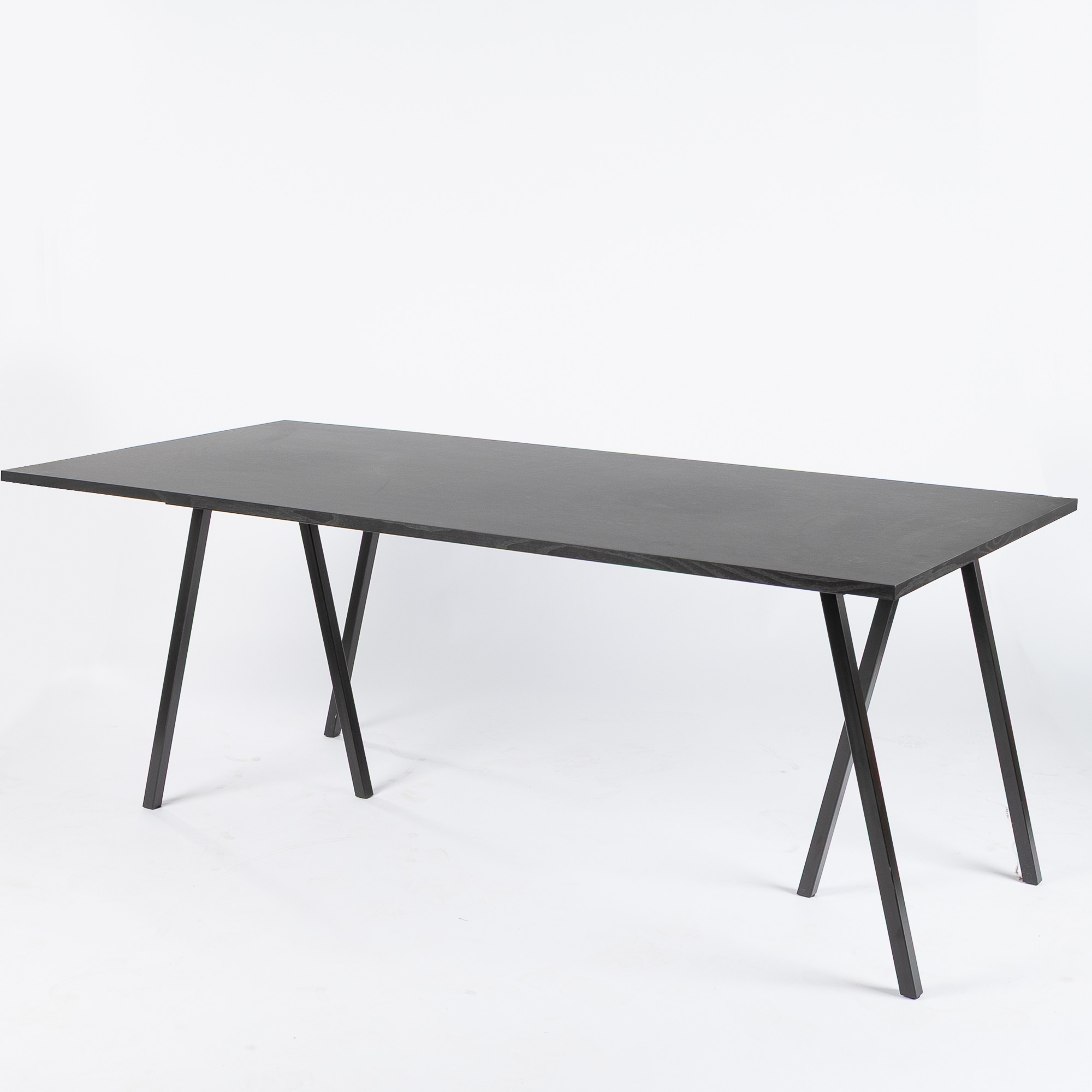 LEIF JØRGENSEN. Bord, ”Loop Stand”, HAY, Danmark.