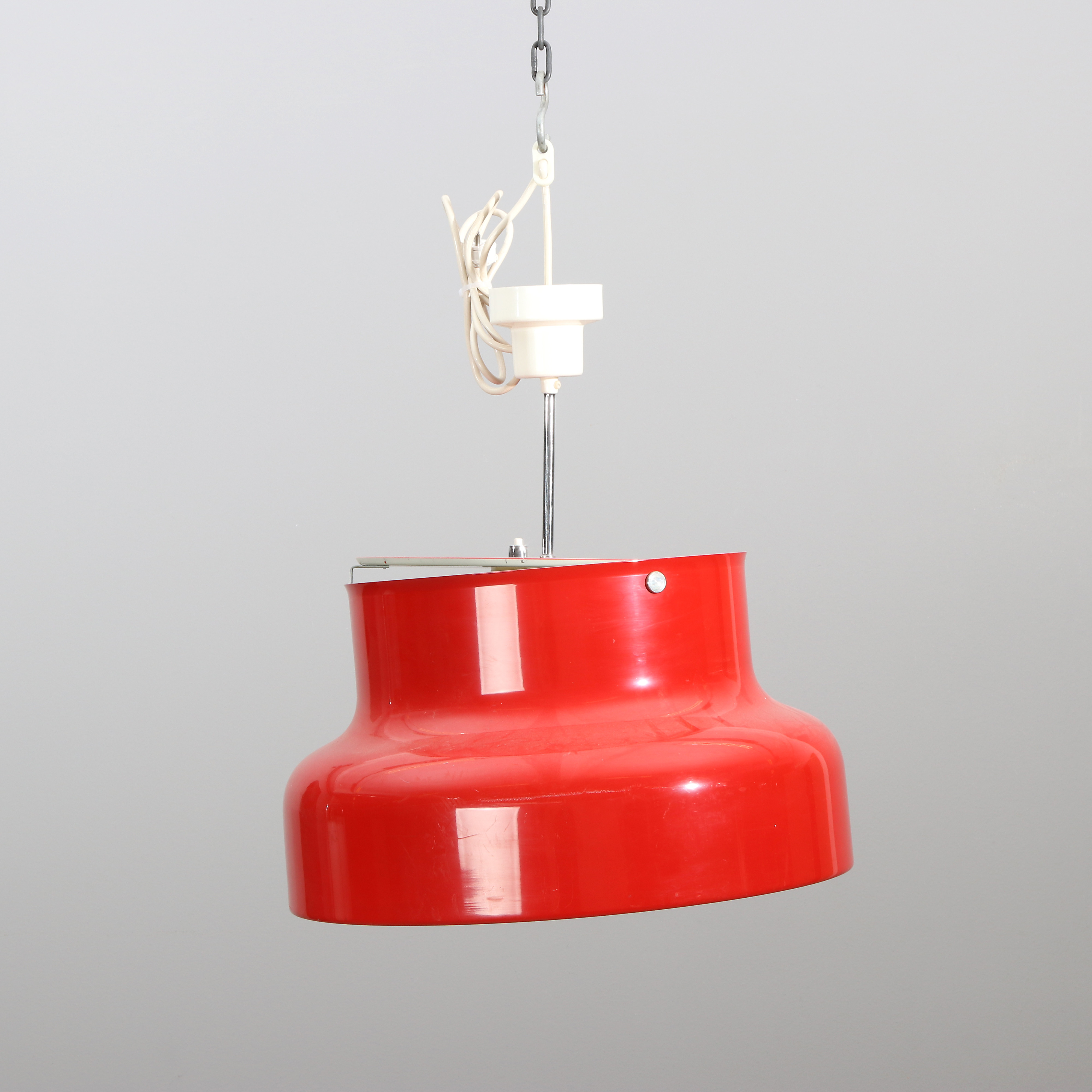 ANDERS PEHRSON. TAKLAMPA. Lackerad aluminium med plastraster. "Bumlingen". Atelje Lyktan, Åhus, 1900-talets andra hälft.