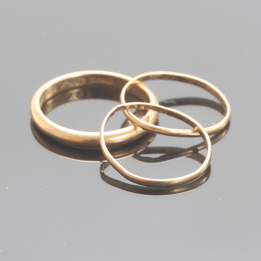 RINGAR, 3 stycken, 18 k guld.