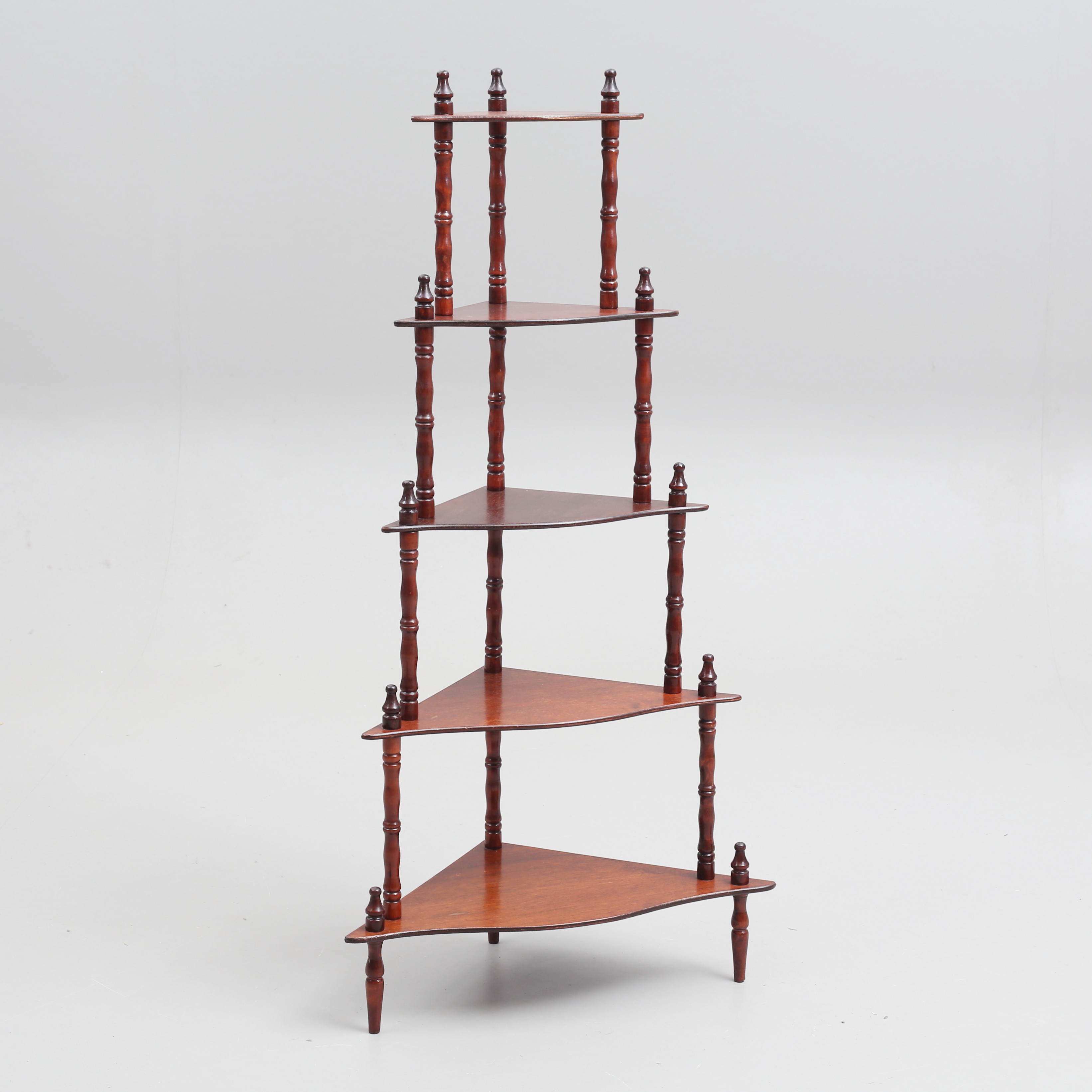 ETIENNEHYLLA, 5 hyllplan, 1900-tal.
