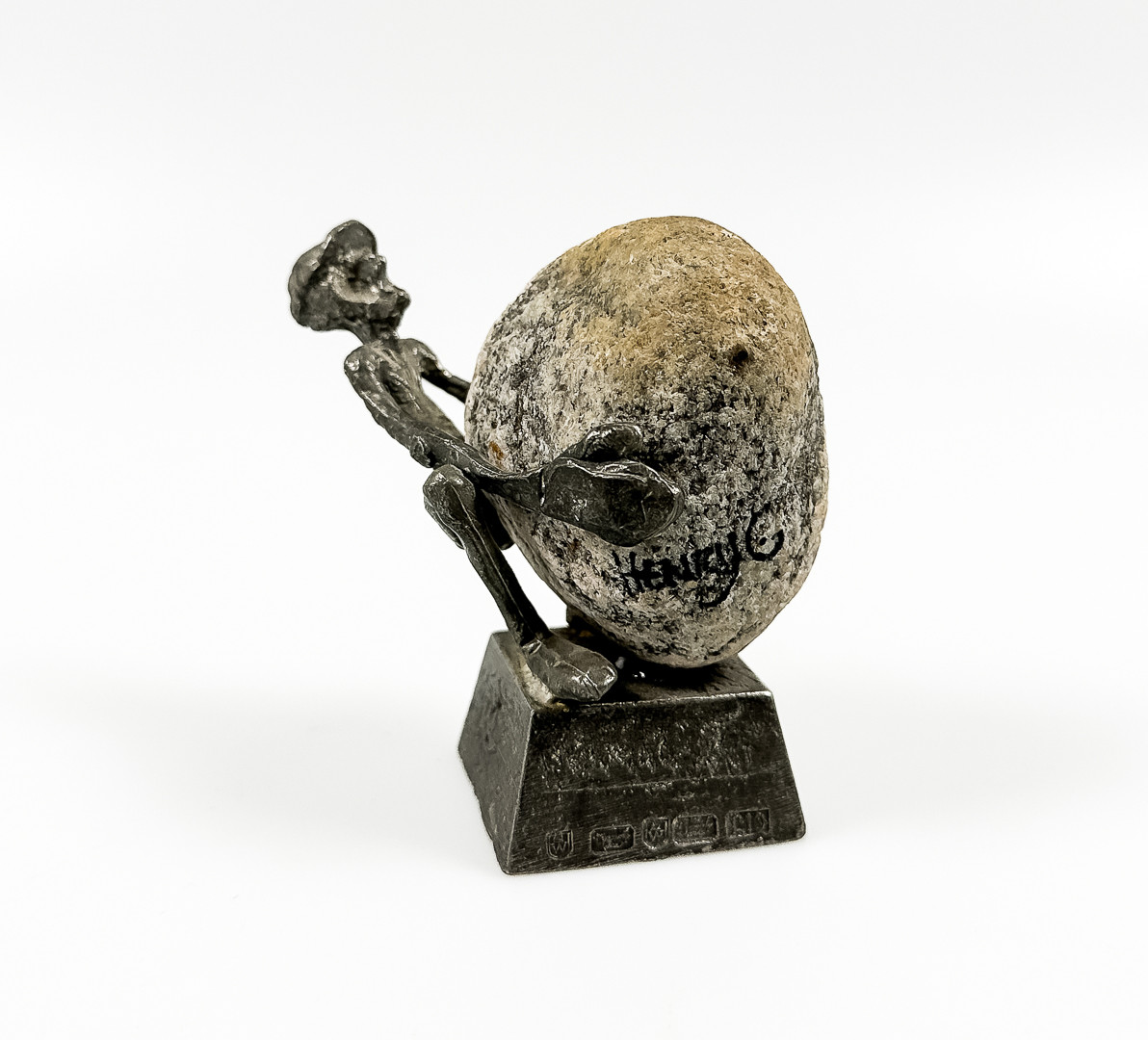 HENRY GUSTAFSSON. SKULPTUR, "Lyftet", sten, tenn, Wimmerby Tenn, signerad, 1980-tal.