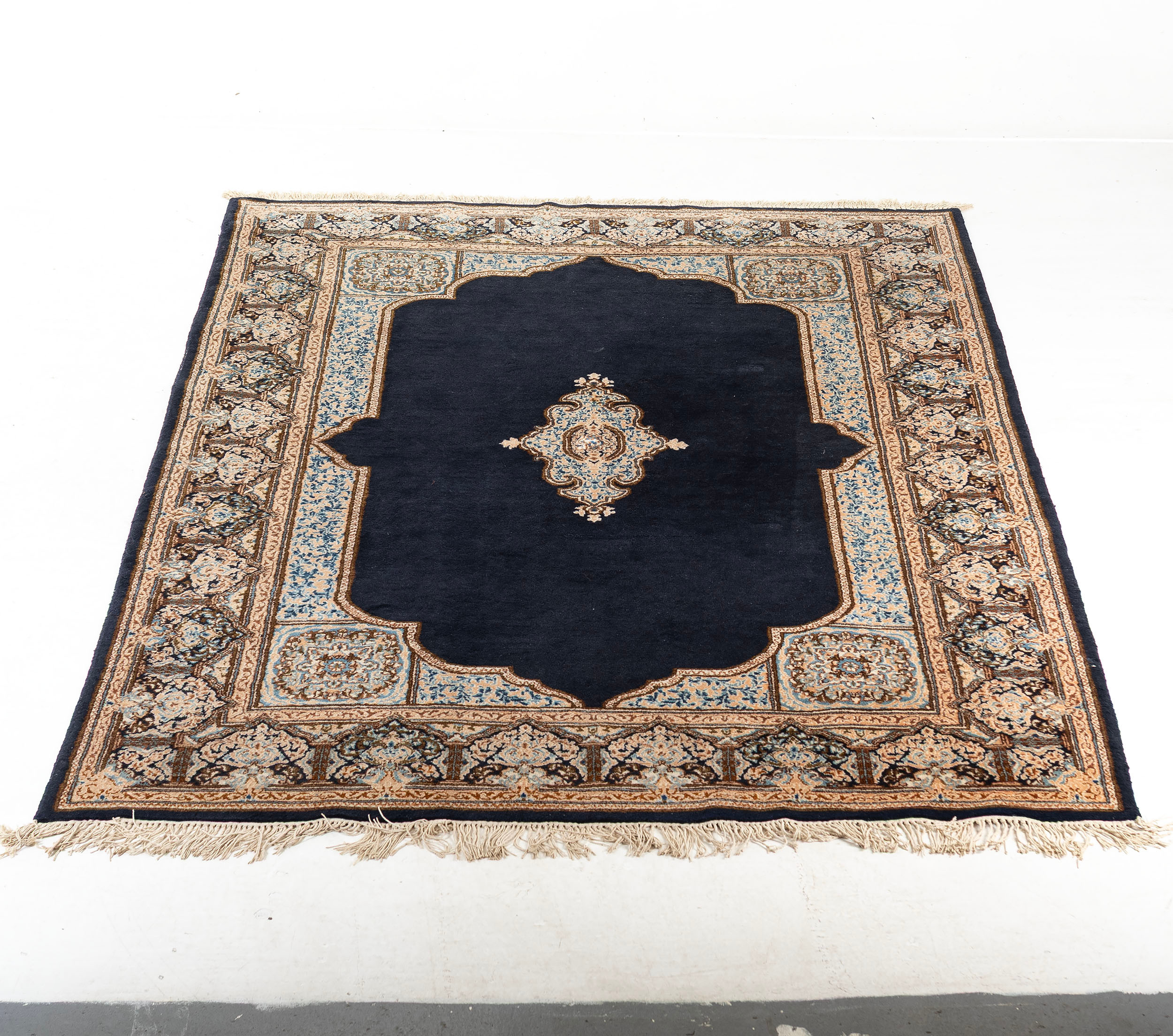 MATTA, handknuten orient ca 280 x 185 cm.
