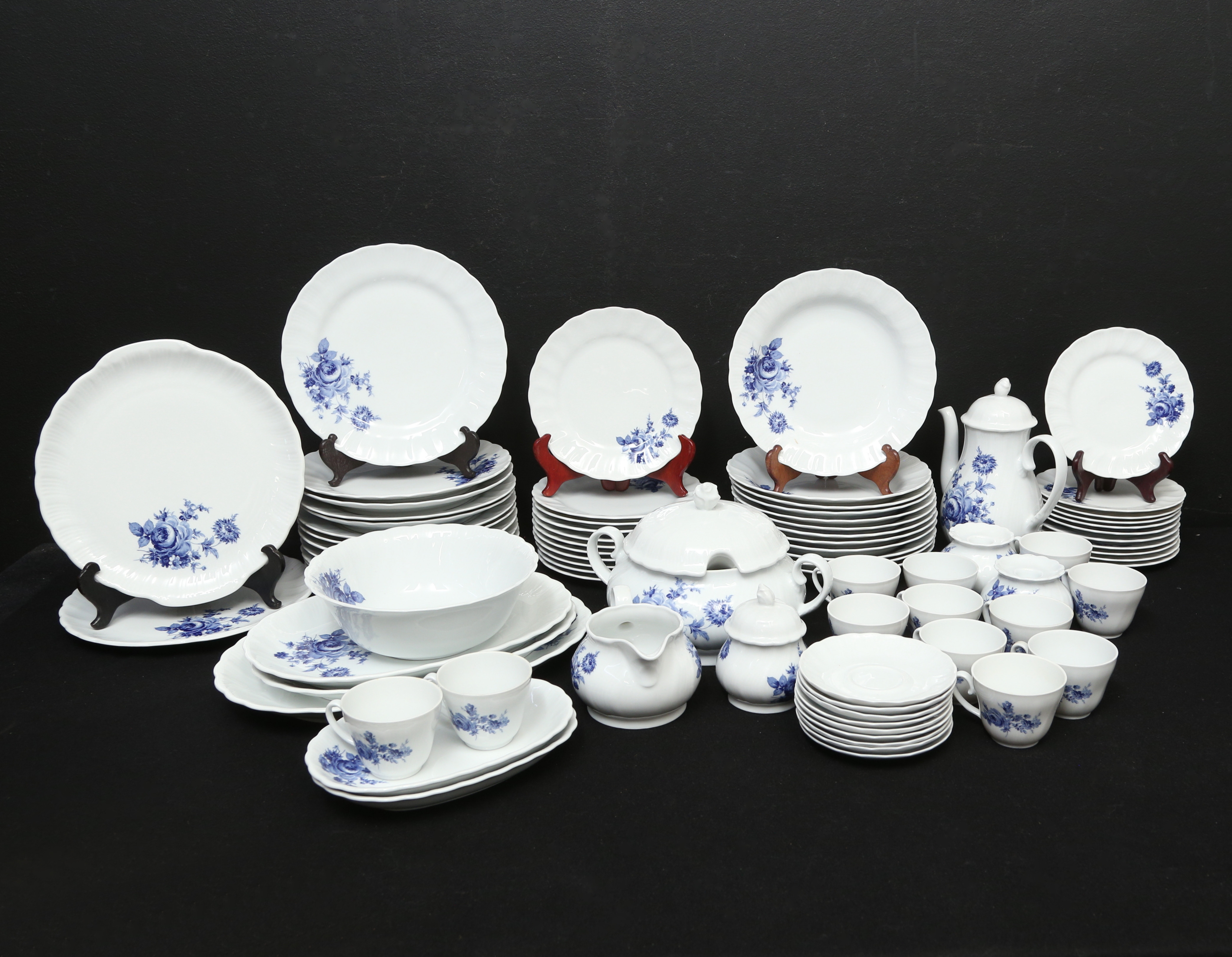 MATSERVIS, KAFFESERVIS, 72 delar, porslin, Classic Romance , Svaneholm.