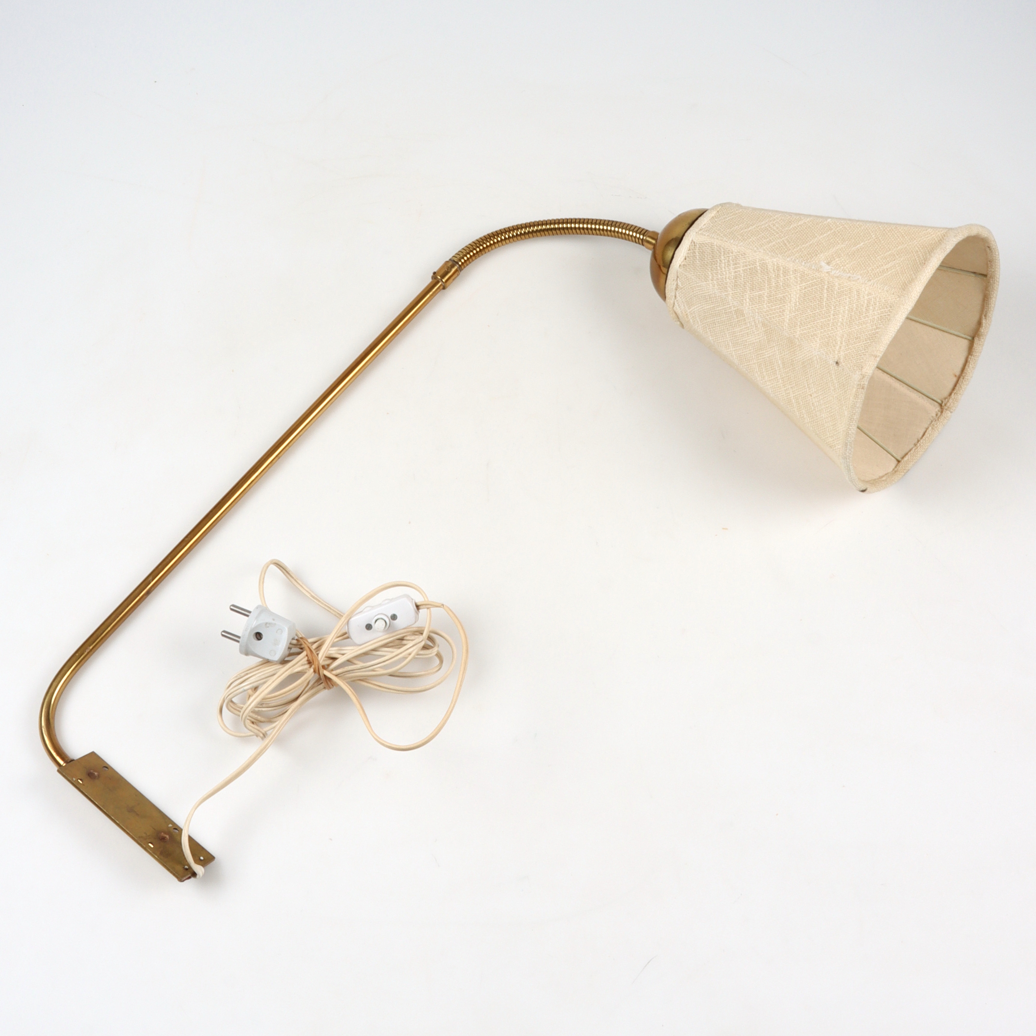 VÄGGLAMPA, mässing, 1900-talets mitt.