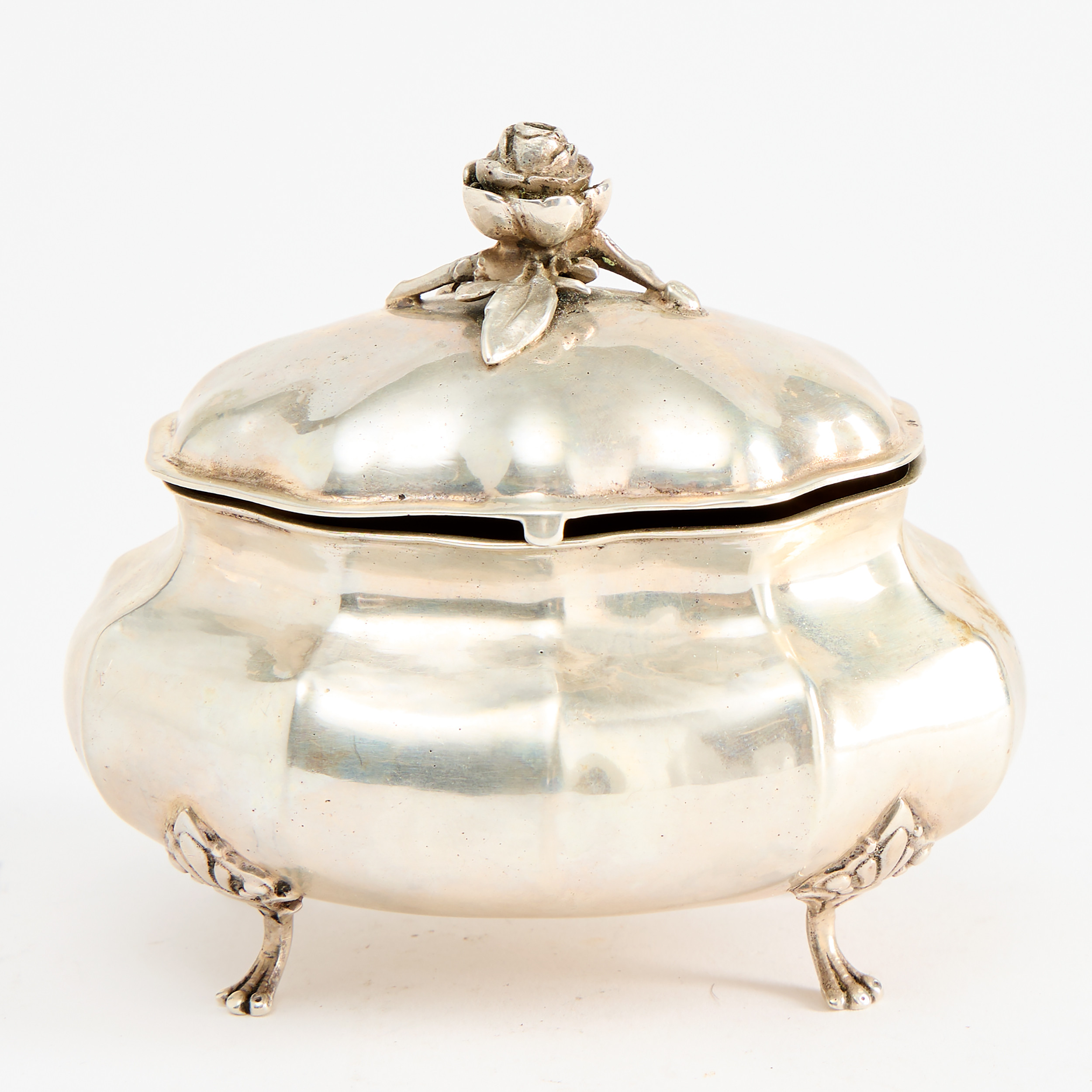 SOCKERSKÅL MED LOCK, silver, svenska importstämplar, Rokoko-stil 1900-talets första hälft.