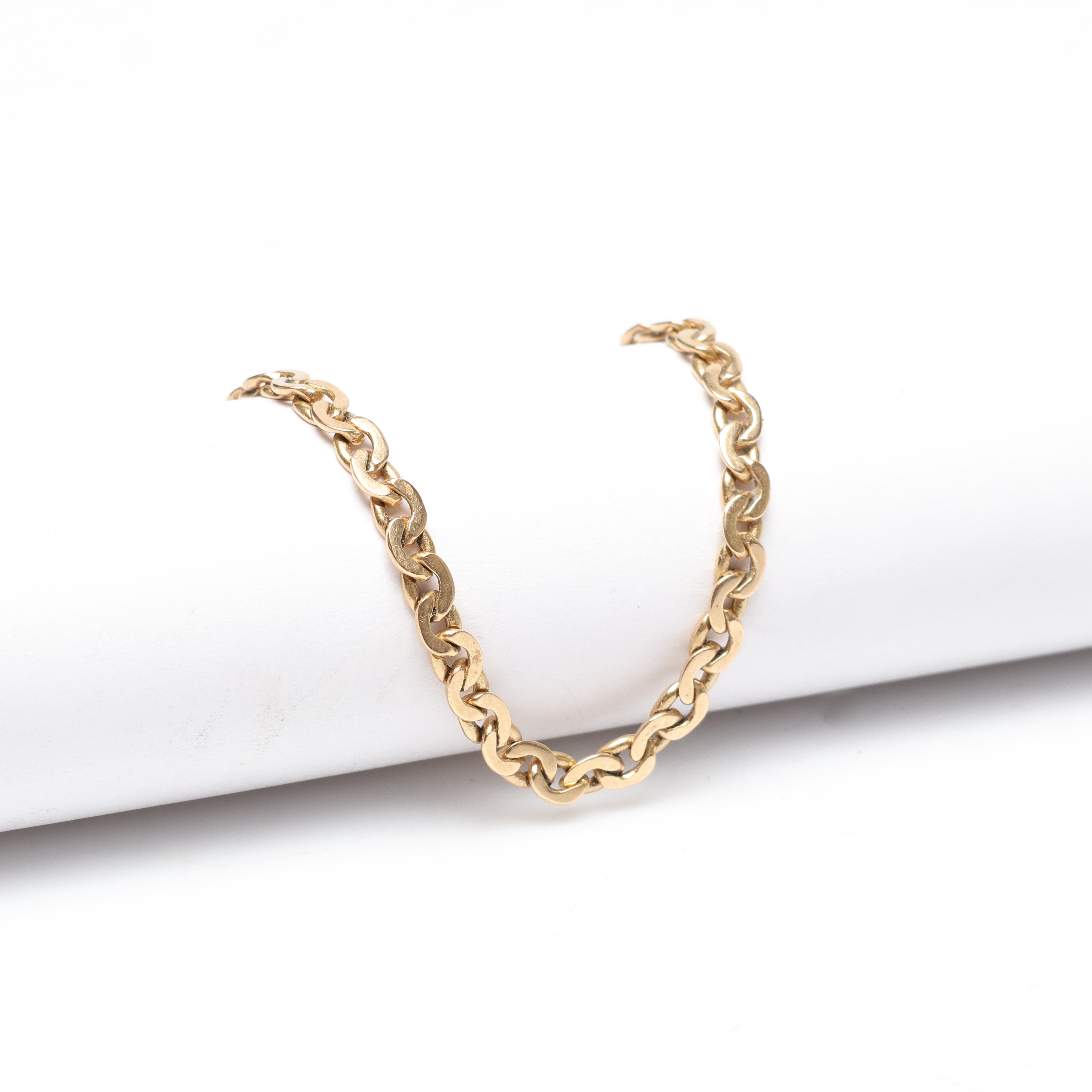 ARMBAND, 18K, Guld, vikt cirka 8 gram.
