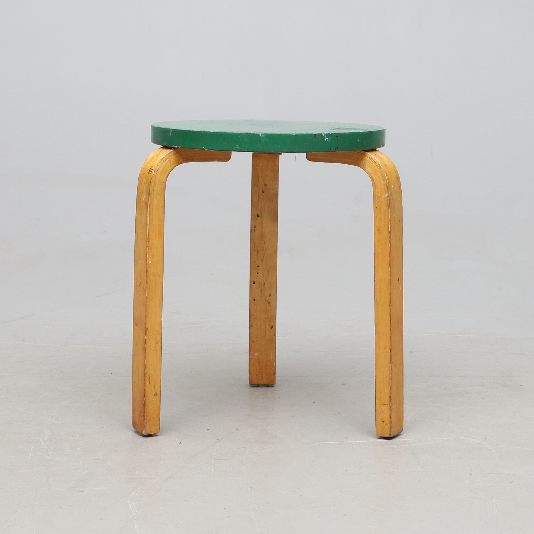 ALVAR AALTO. pall, modell 60, Oy O.Y. Huonekalu-ja Rakennustyötehdas A.B. 1940-/50-tal.