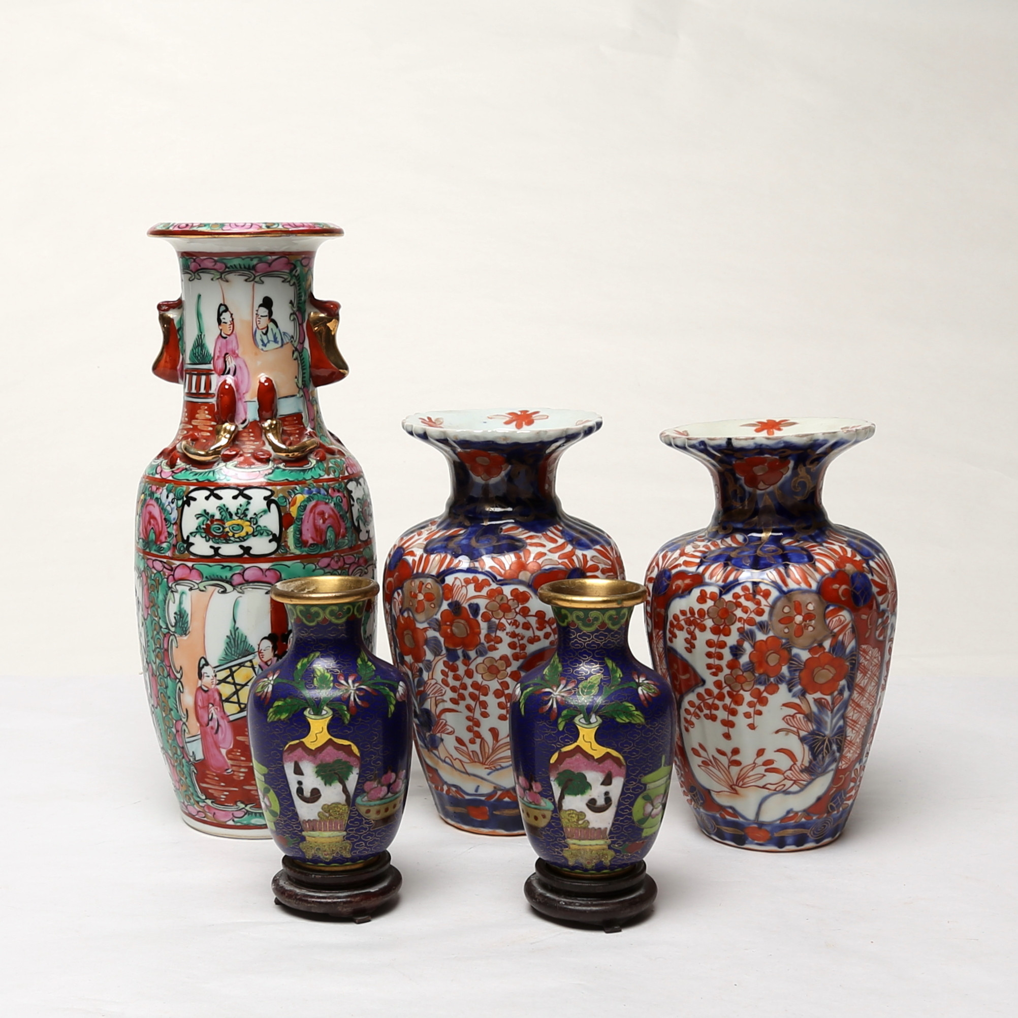 VASER 3 st, porslin, 1 st Kina/2 st Japan, VASER 2 st, metall, cloisonne.