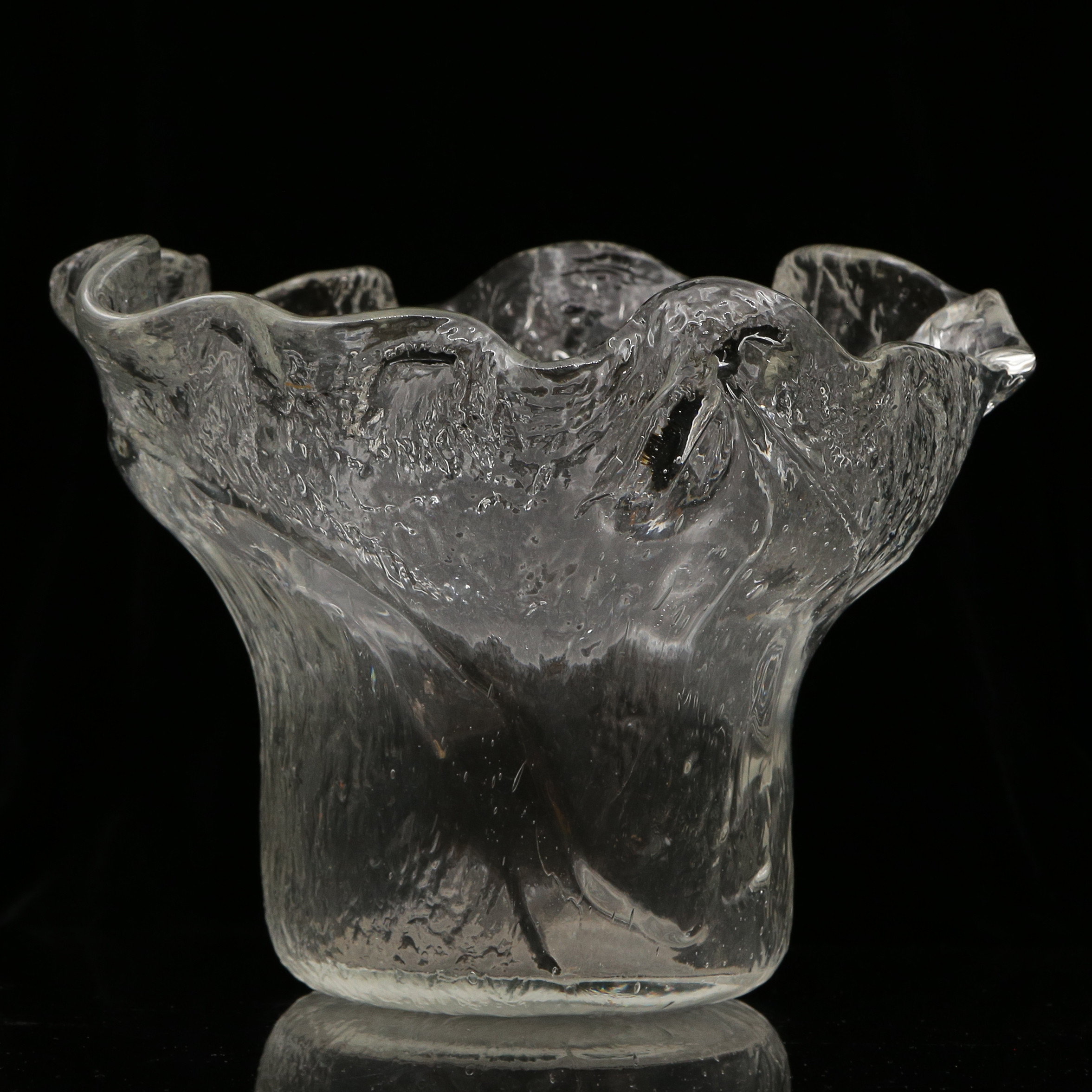 UNO WESTERBERG, STOR SKÅL (28cm) I GLAS, PUKEBERGS GLASBRUK, 1900-TALETS ANDRA HÄLFT.