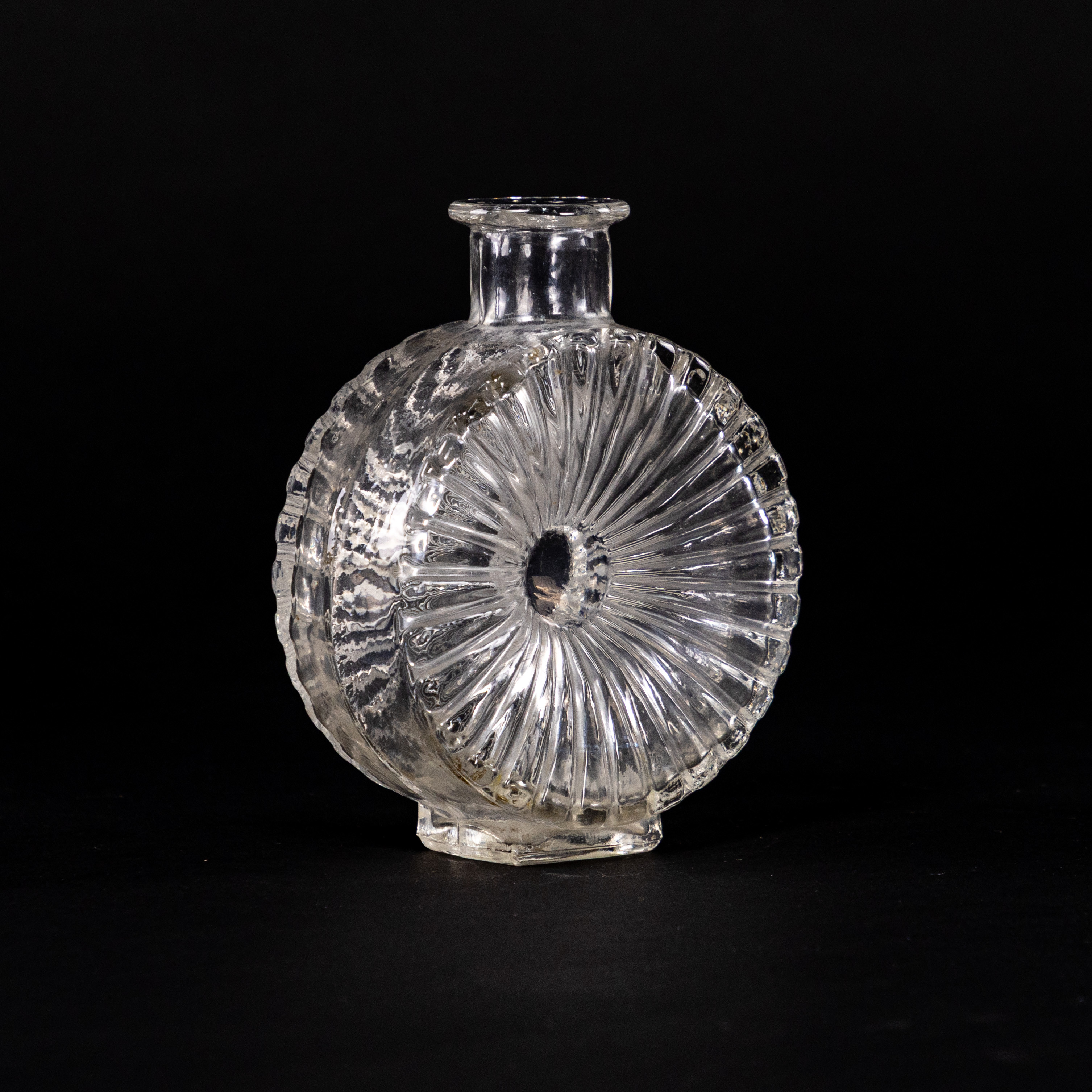 HELENA TYNELL. Vas, glas, "Aurinkopullo/Solflaska", Riihimäen Lasi, Finland.