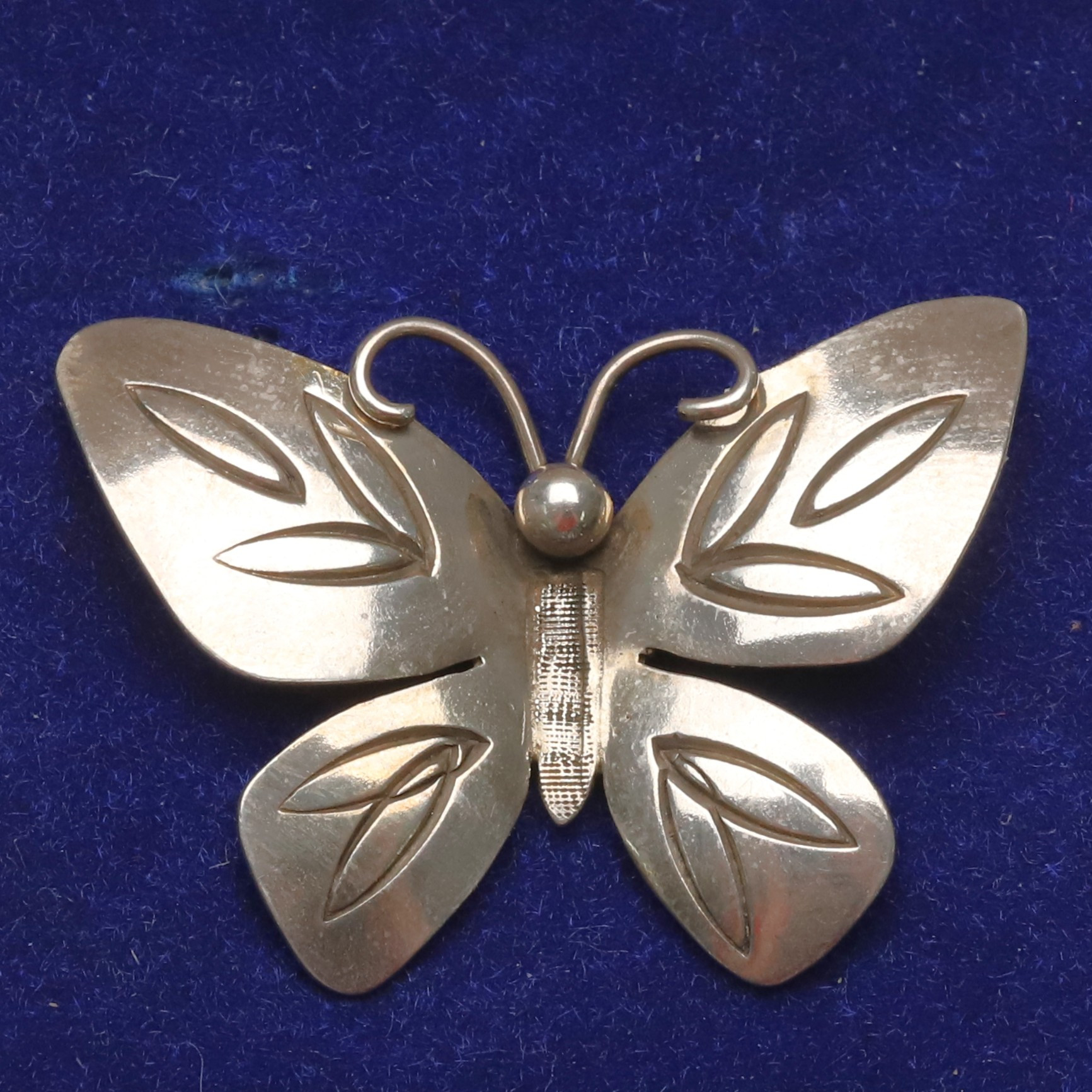 BROSCH, FJÄRIL, SILVER.