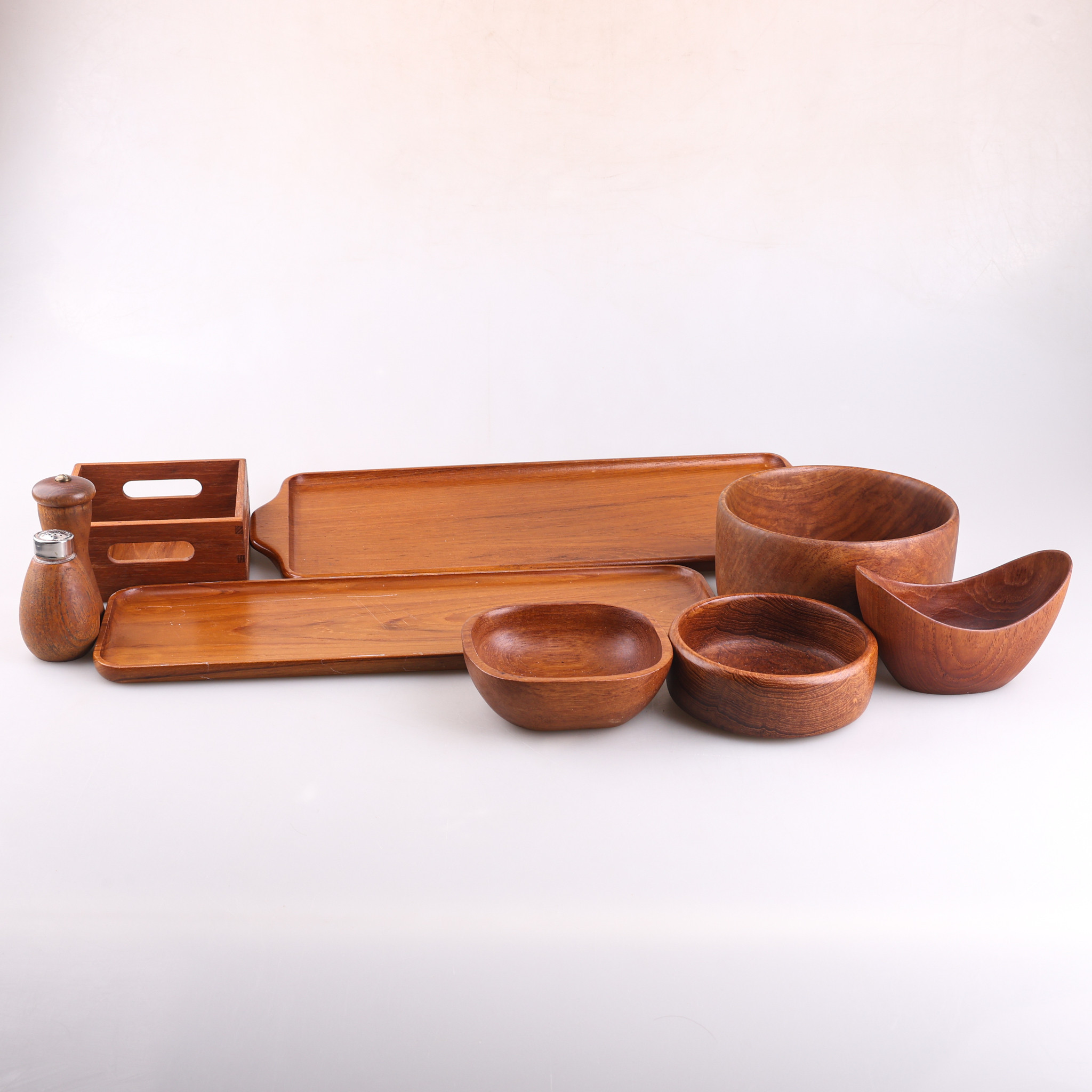 PARTI BRUKSFÖREMÅL, 7 delar, teak, 1900-talet mitten hälft.
