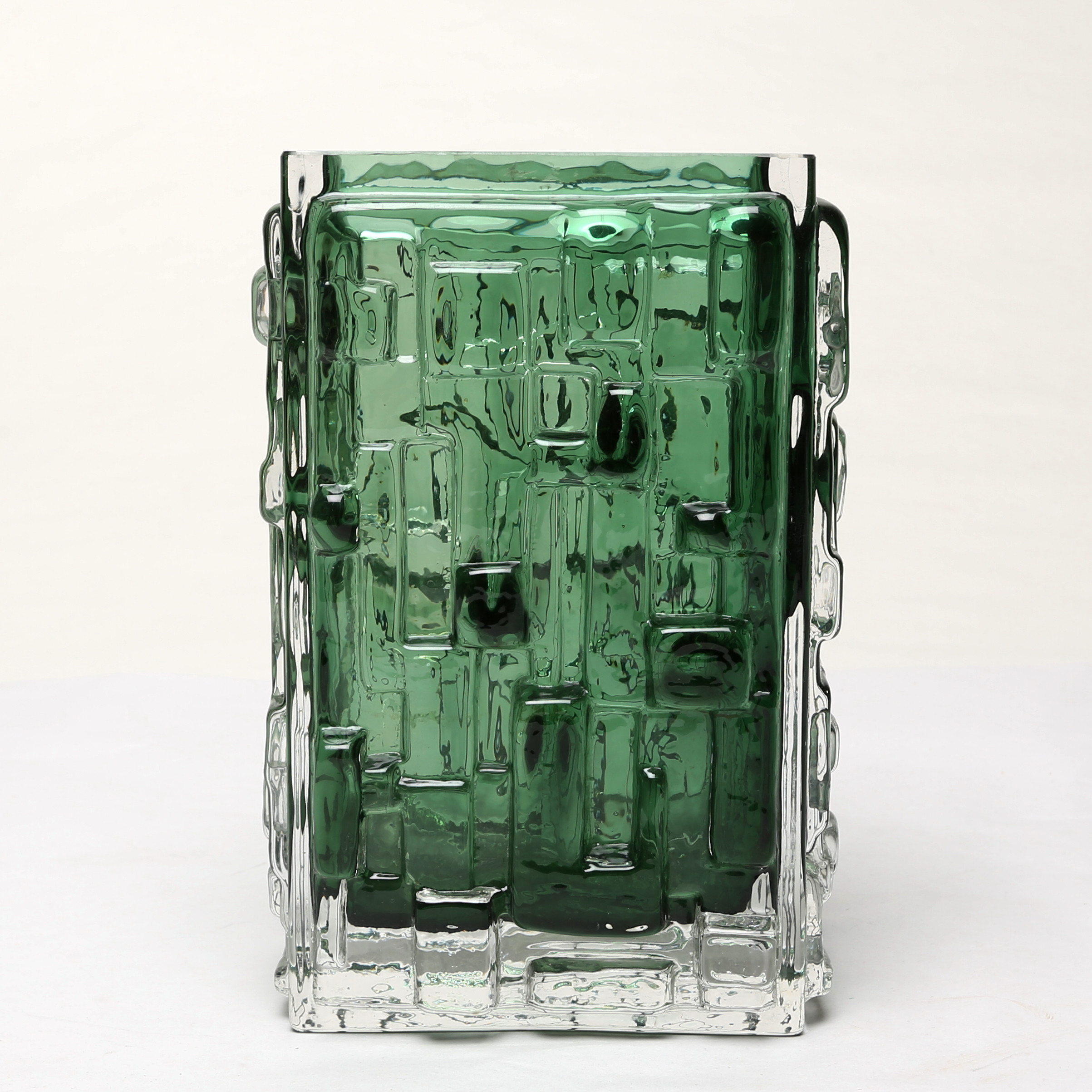 VAS, glas, grön, osignerad.