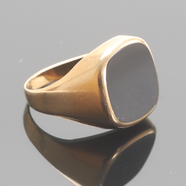 RING, 18 k guld.