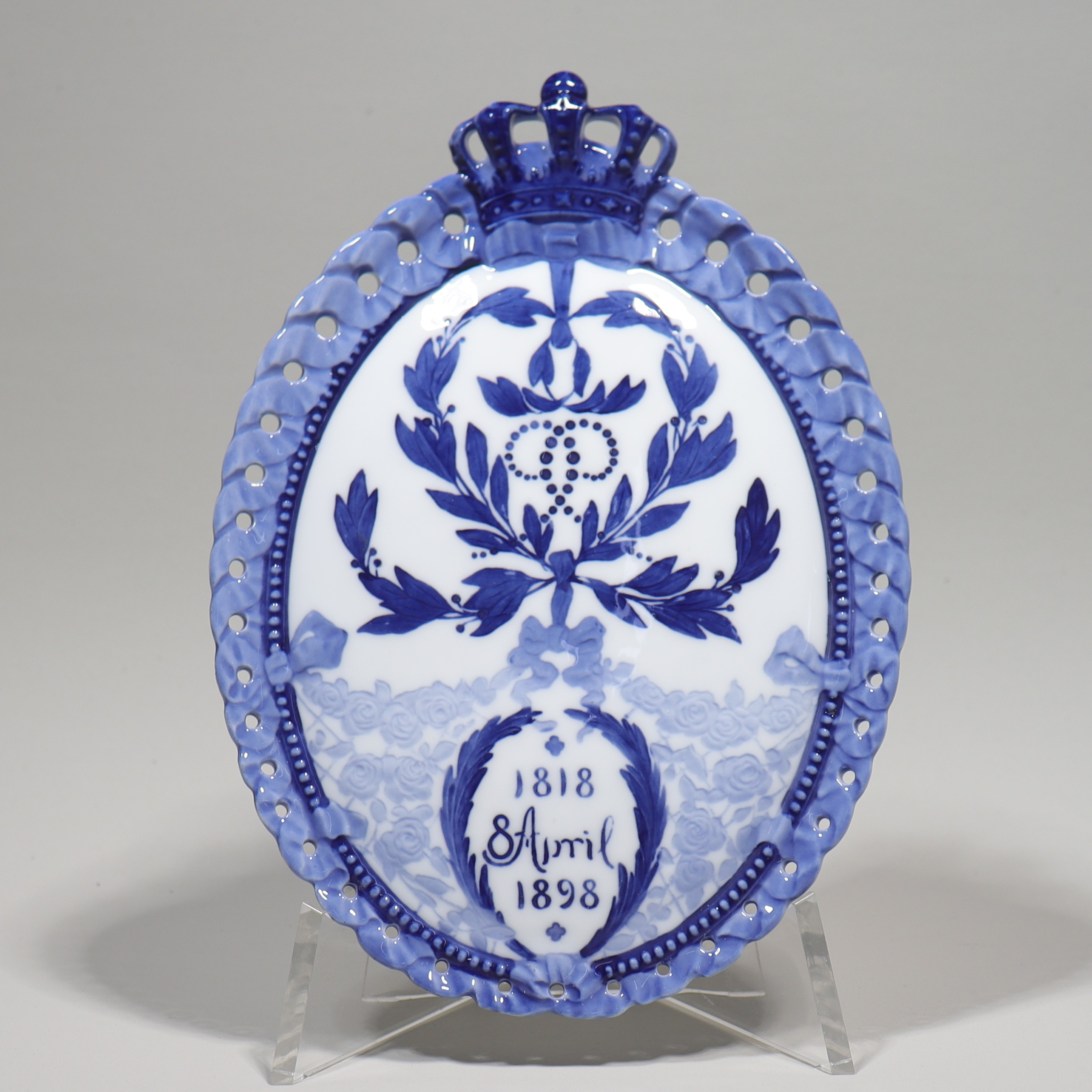 ARNOLD KROG. väggrelief, Royal Copenhagen, till minne av Kung Christian IX´s 80-årsdag, 1818 - 1898.