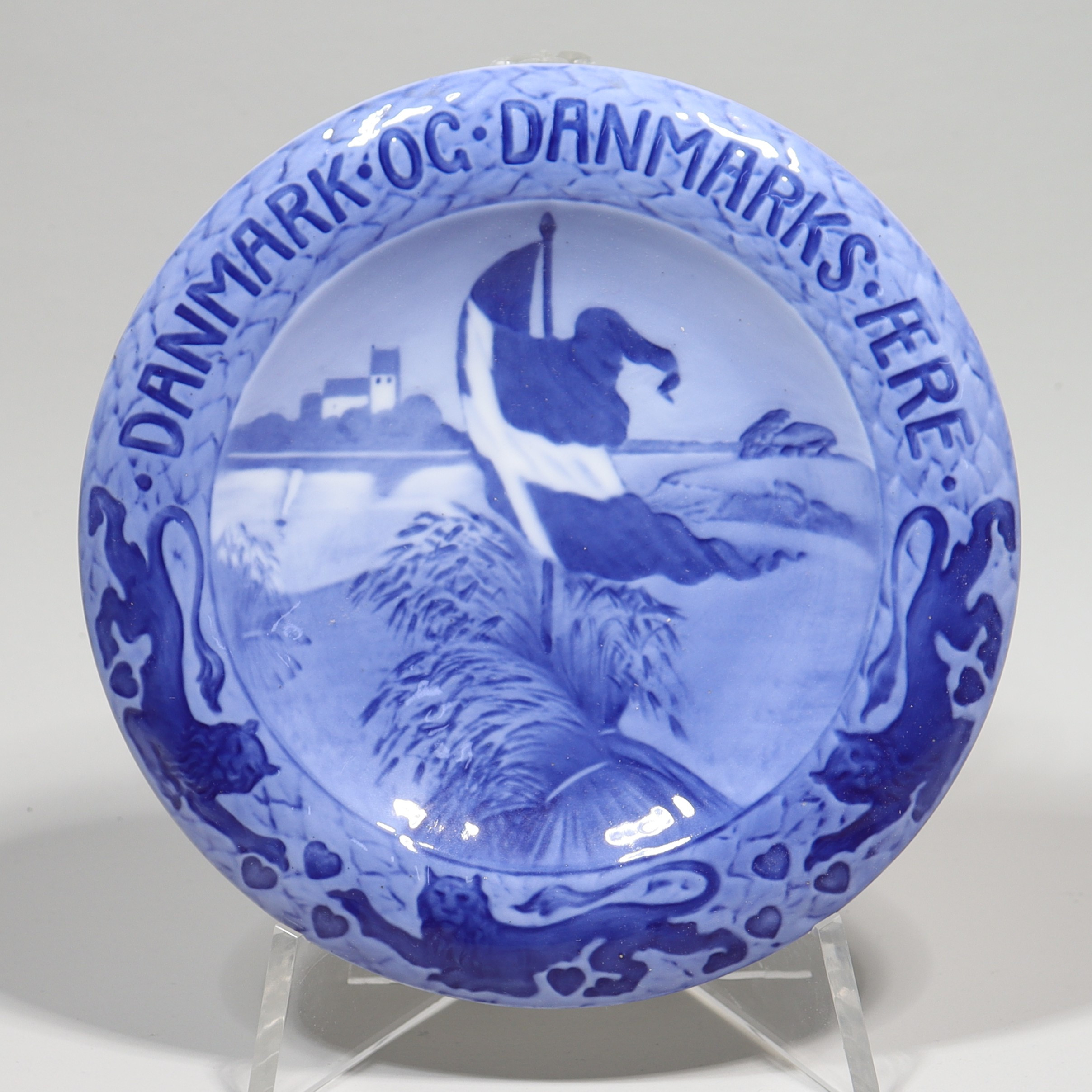 ARNOLD KROG. minnestallrik, Royal Copenhagen, "Danmark og Danmarks ære" till minne av Danmarkssamfundet 1916.