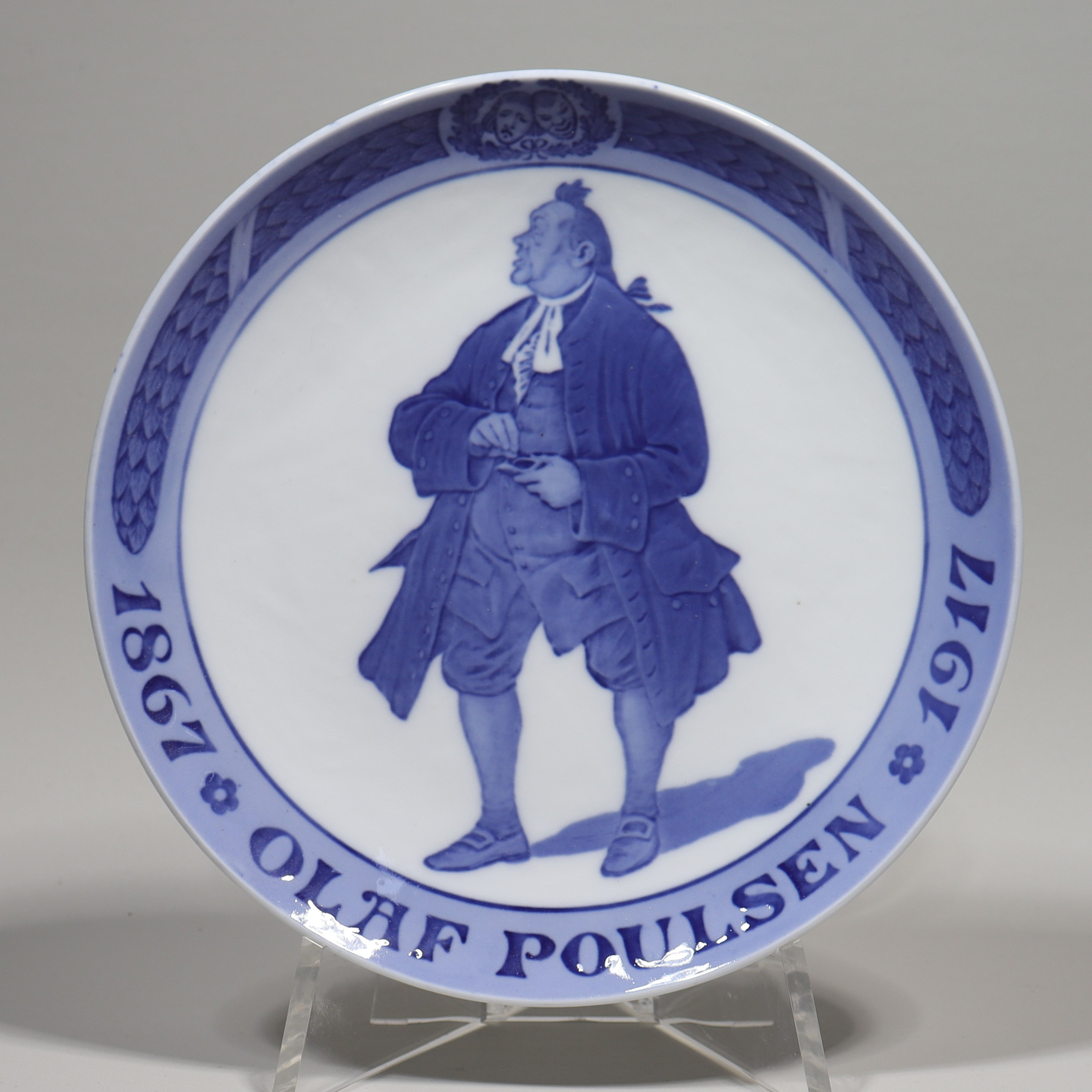 MINNESTALLRIK, Royal Copenhagen, till minne av Olaf Poulsen 1867-1917, Danmarks skådespelarförbund.