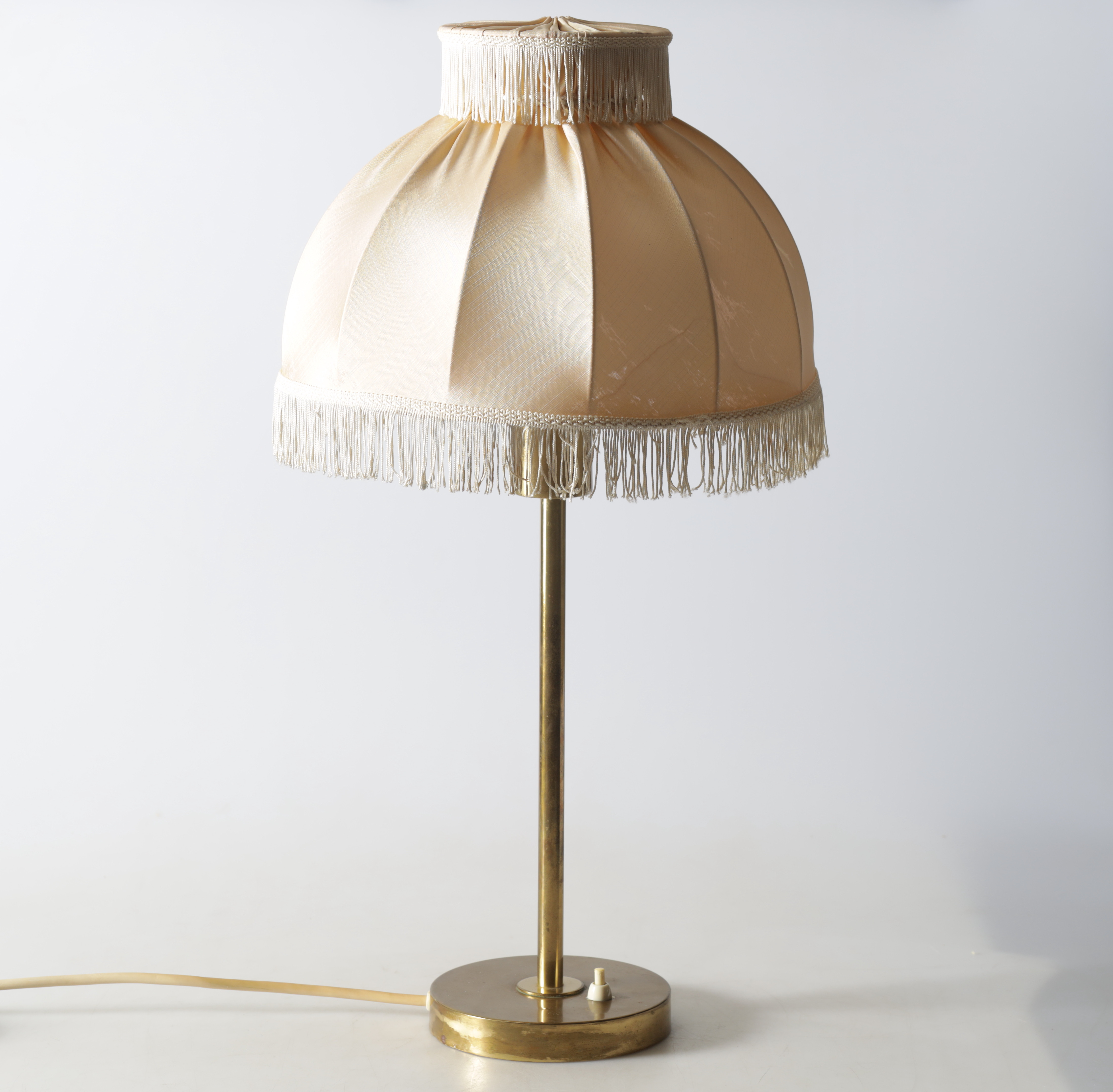 BORDSLAMPA, mässing, Falkenbergs Belysning, modell 2049, märkt NK Nordiska Kompaniet, 1900-talets andra hälft.