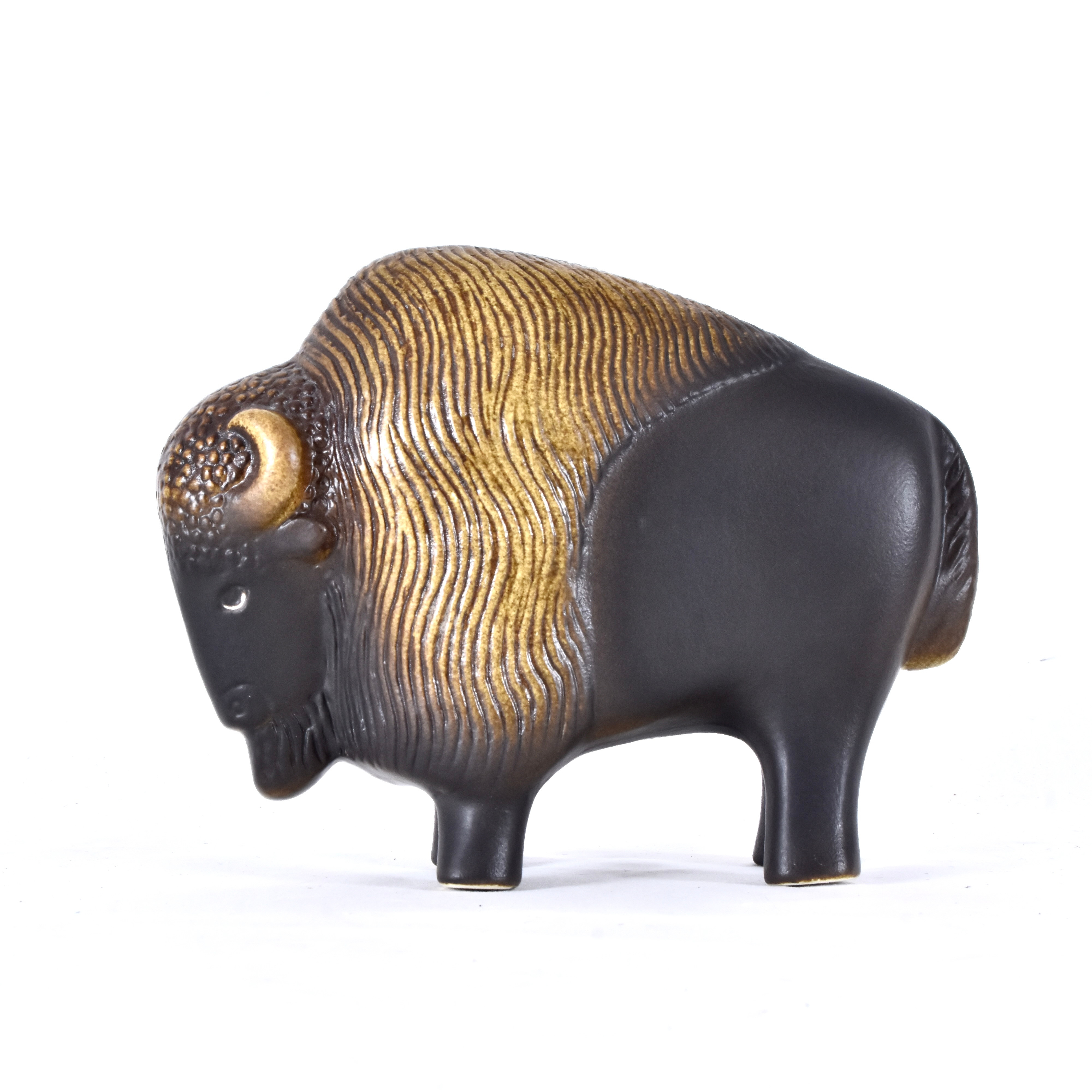 LISA LARSON. Figurin, stengods, "Bison", Gustavsberg, för WWF, Limiterad upplaga om 2000 exemplar.