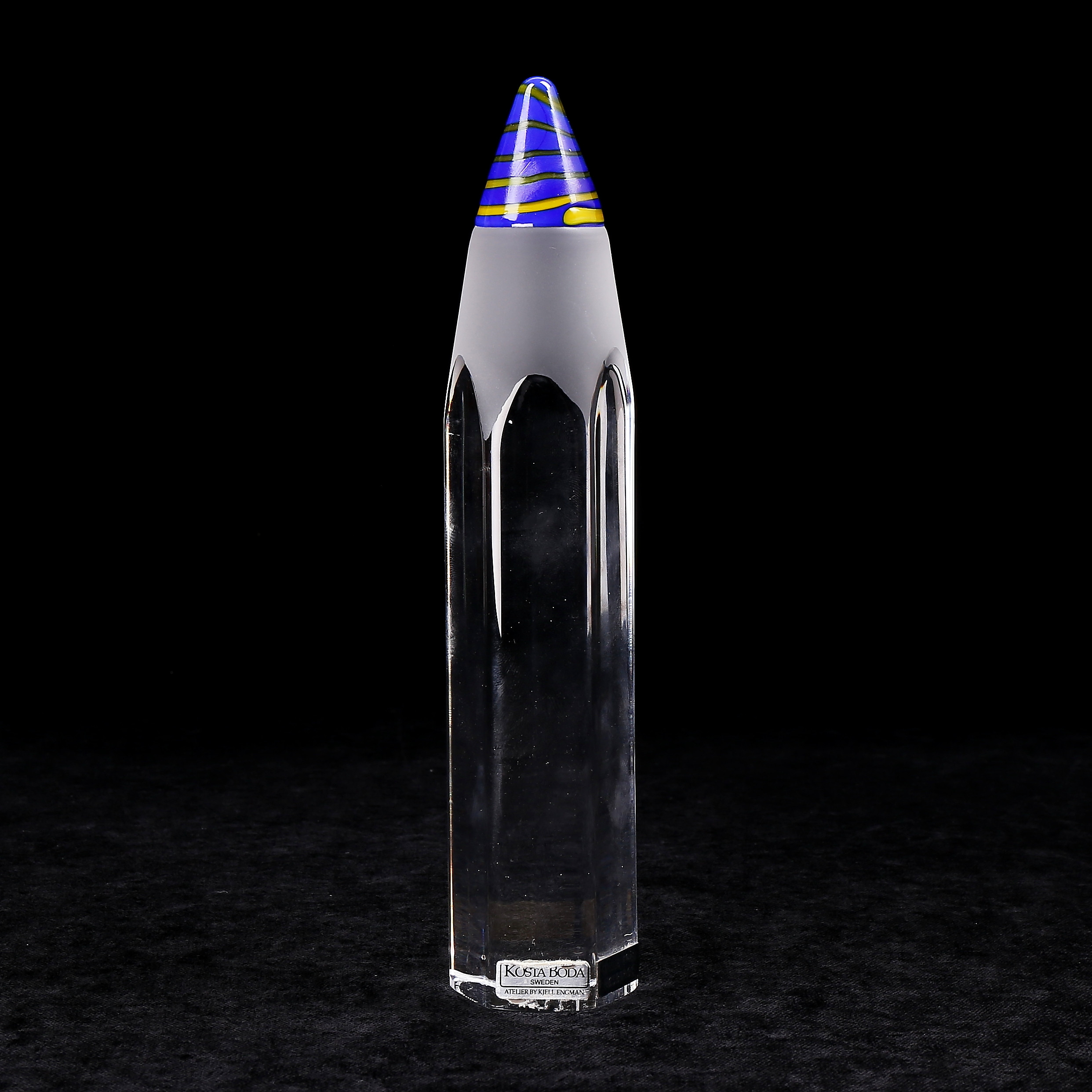 KJELL ENGMAN. Skulptur, penna, glas, Kosta Boda, signerad.