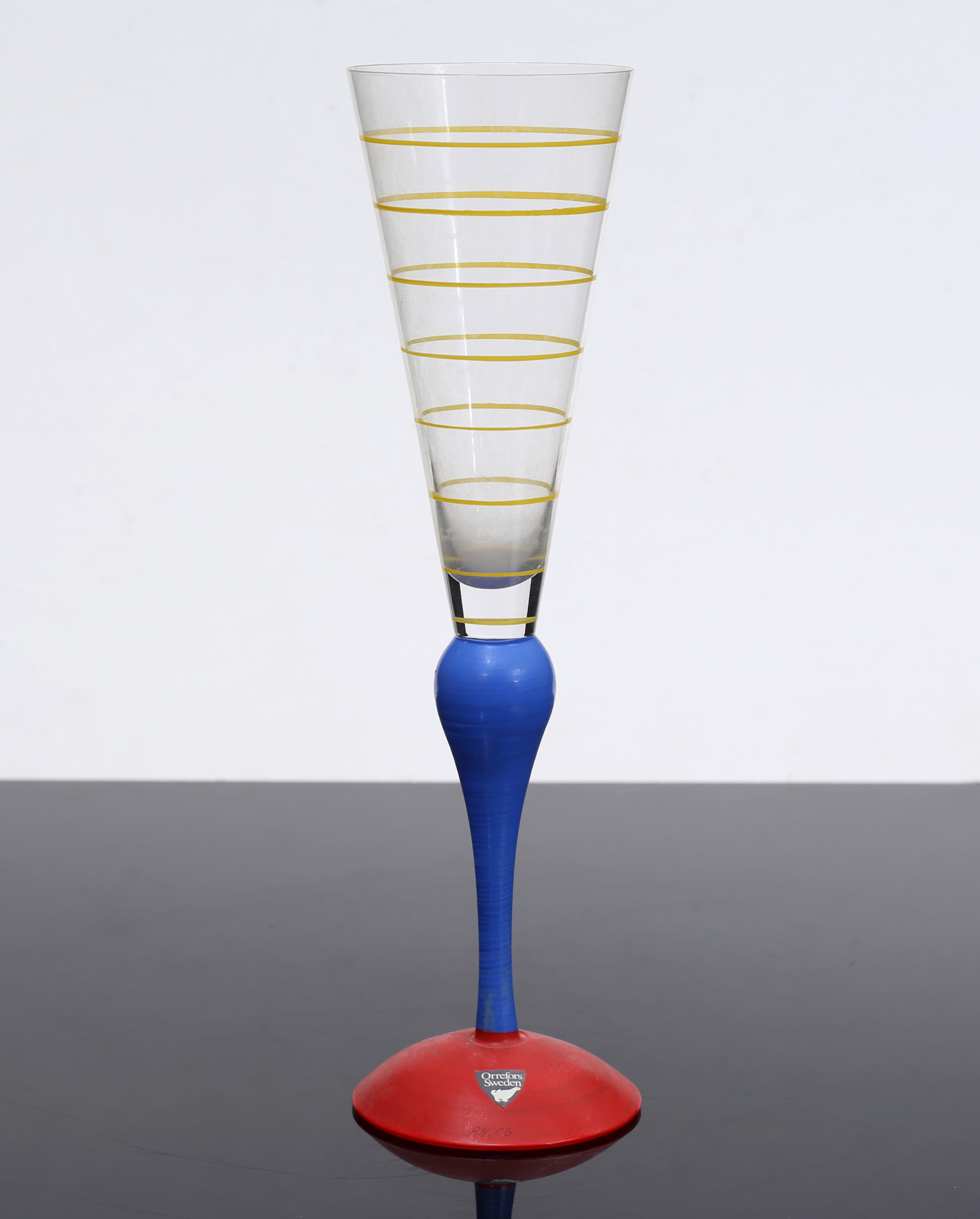 ANNE NILSSON. Clownglas, champagne, Orrefors.