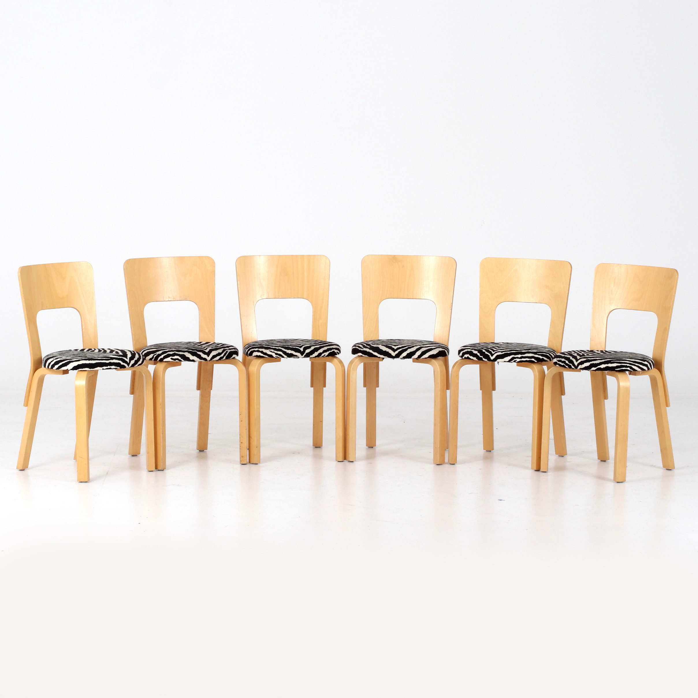 ALVAR AALTO. Stolar, 6 st, modell 66, Artek, Finland.