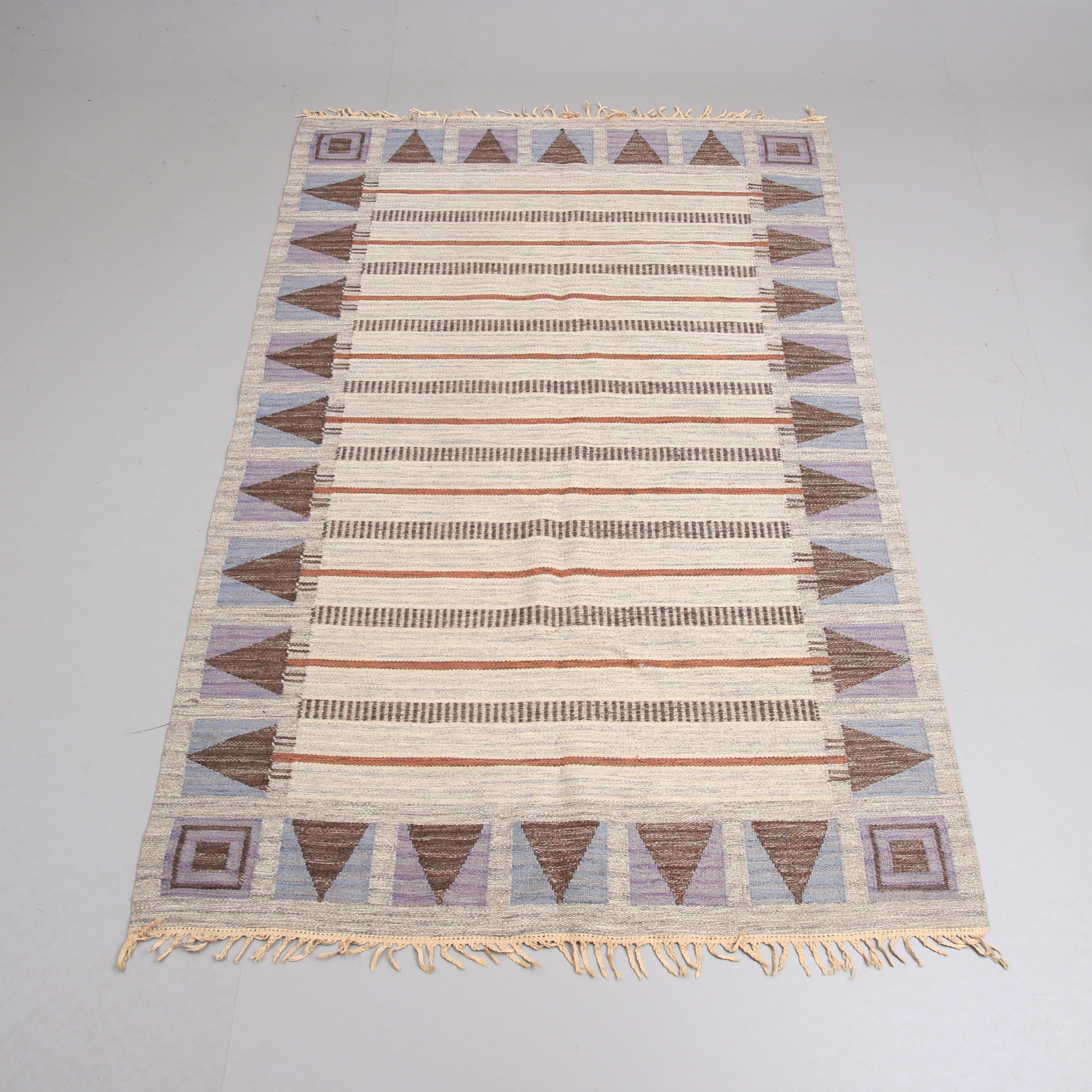 MATTA, röllakan, 270 x 174 cm.