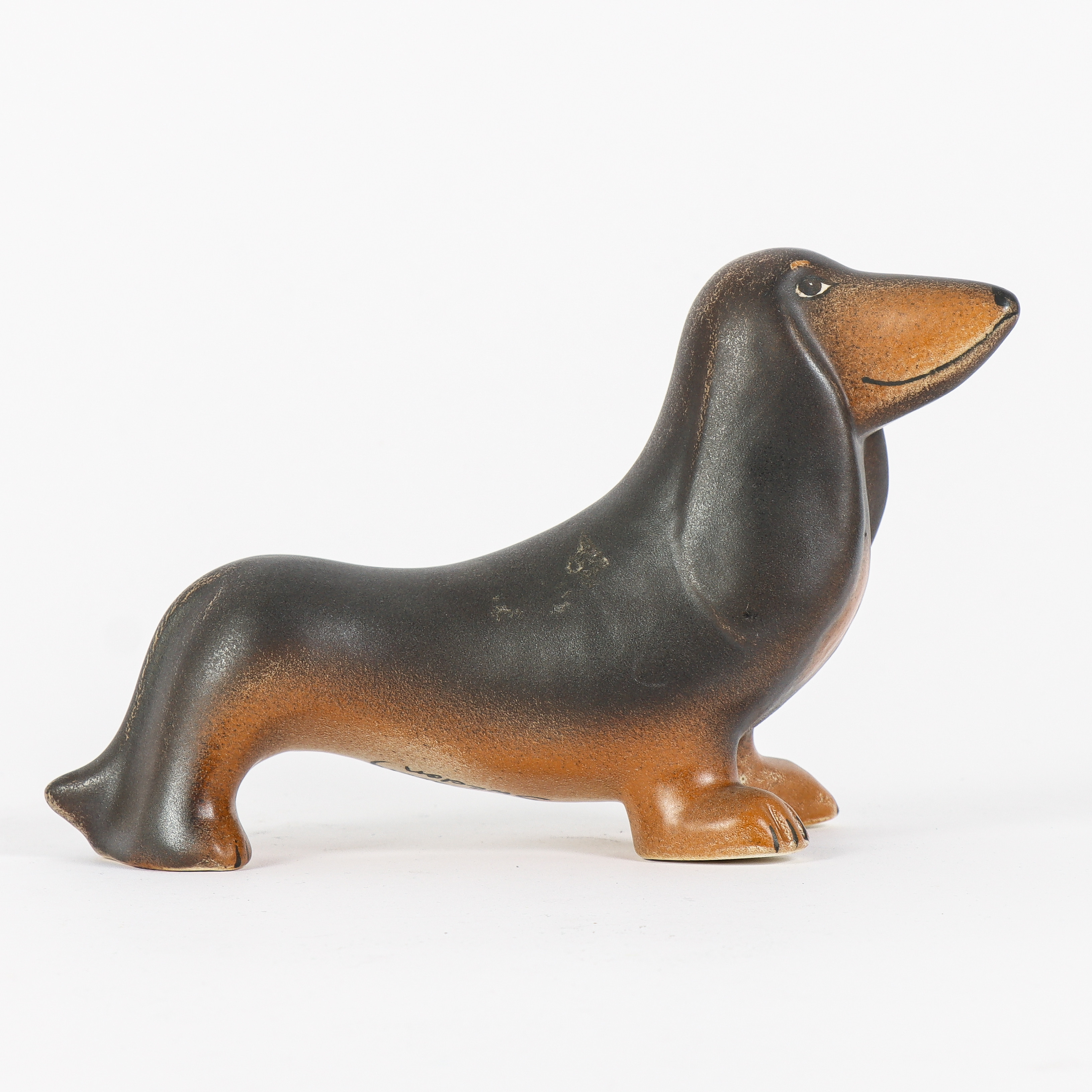 LISA LARSON. Figurin, Tax.