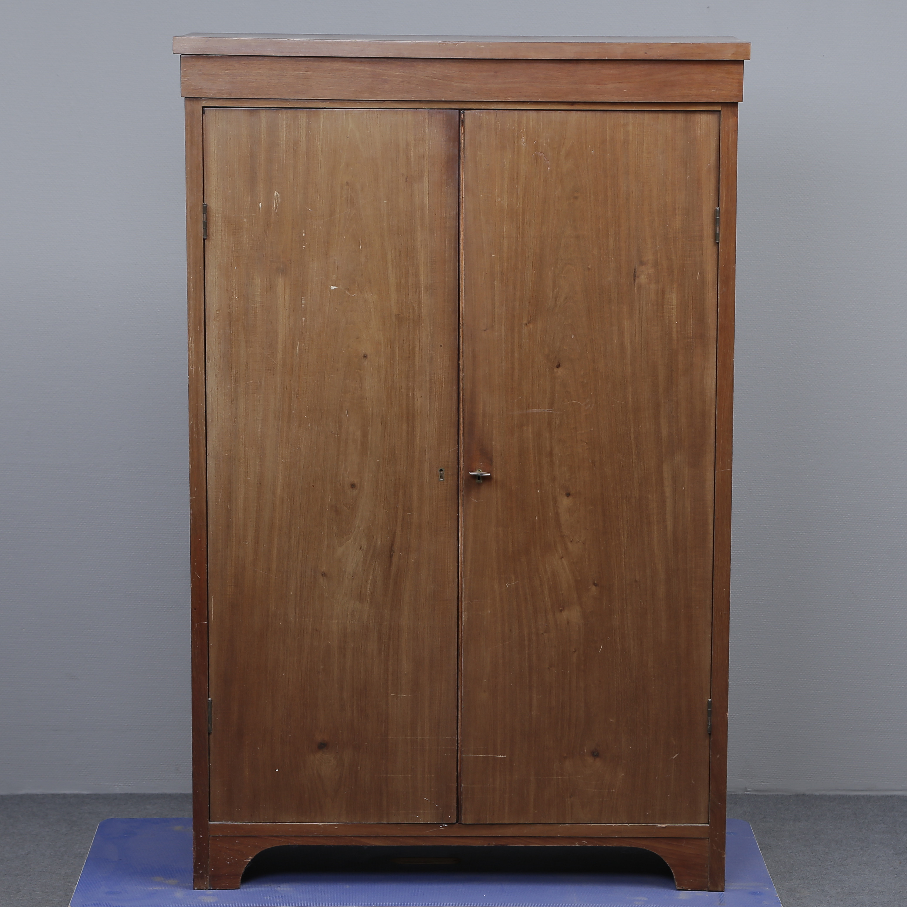 SKÅP, MAHOGNY FANER, DANMARK, CA 1930.