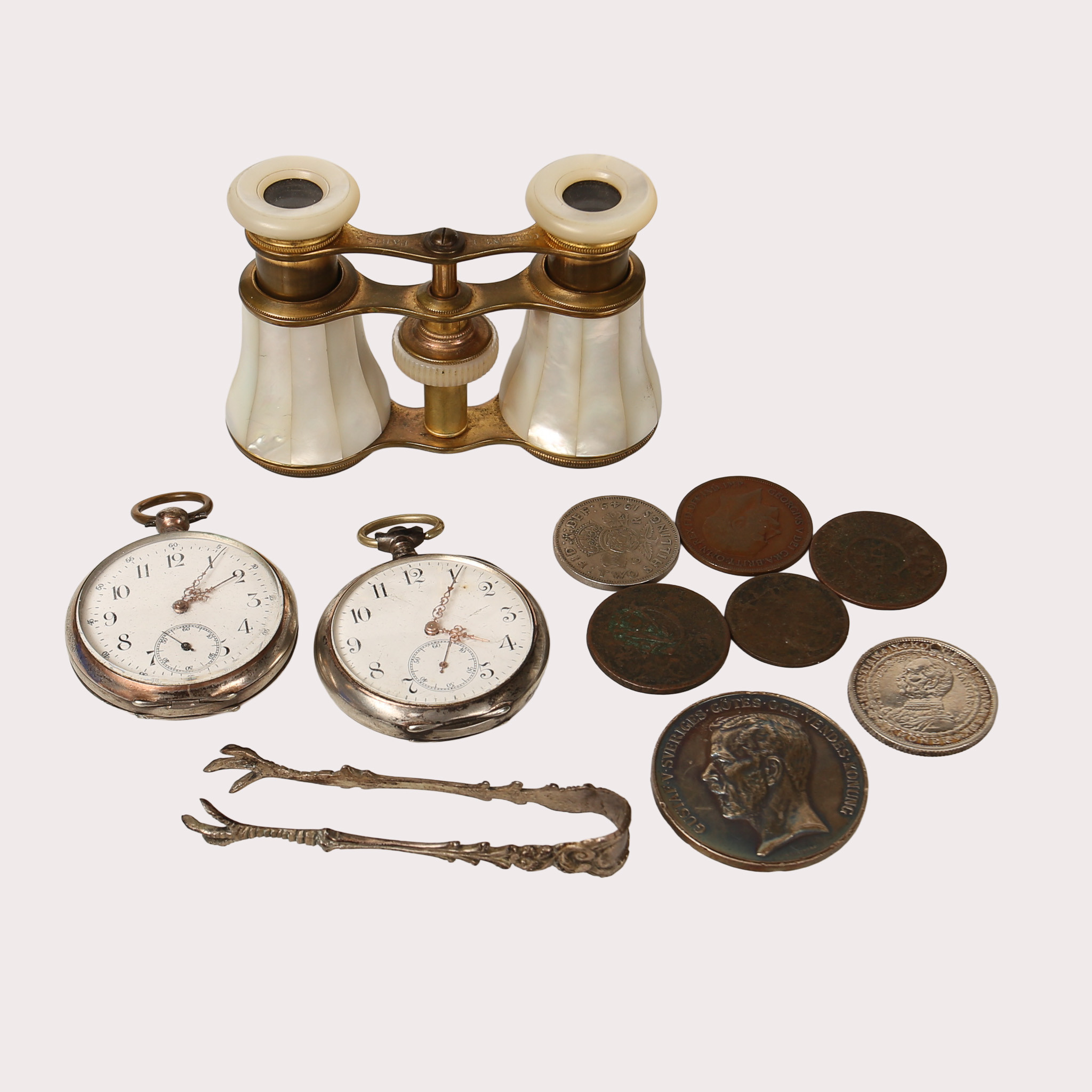 SILVERMYNT, MEDALJ, SOCKERTÅNG totalvikt 66,8 gram. FICKUR 2 st., totalvikt 161,7 gram. 800-830/1000 silver. mm. 18-1900-tal.