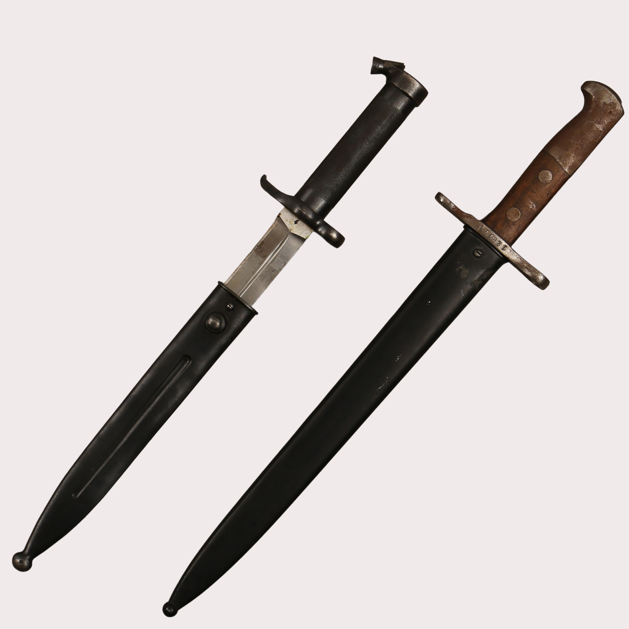 BAJONETTER, Schweiz m/1918, Sverige m/1896.