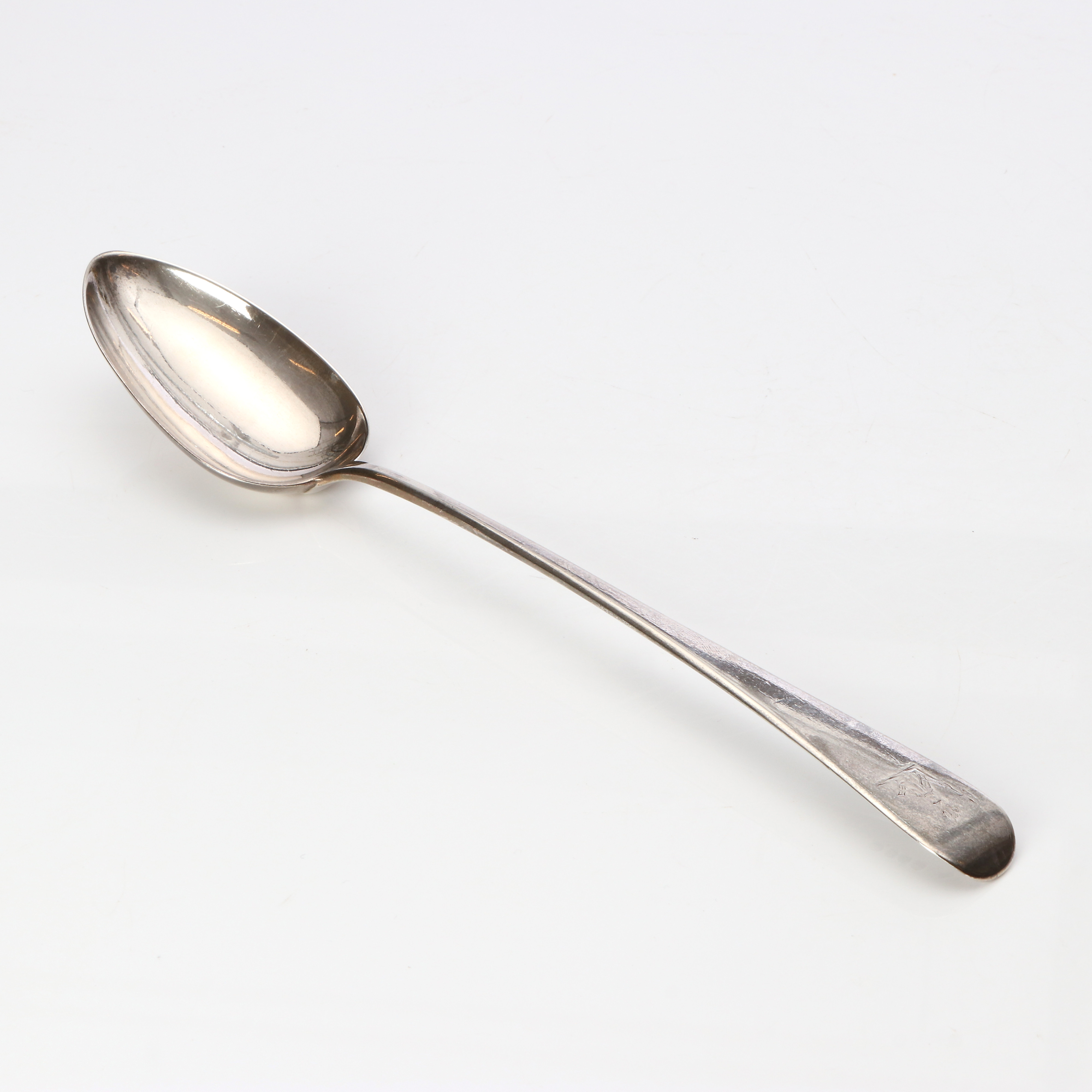 RAGUSKED. Sterlingsilver. London, 1807. Vikt ca 110 gram.