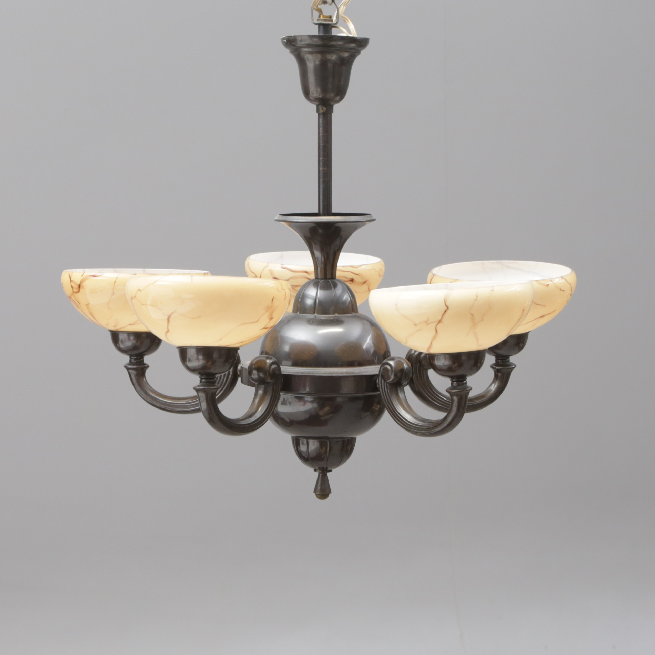 TAKLAMPA, metall/glas, sannolikt 1920-tal.