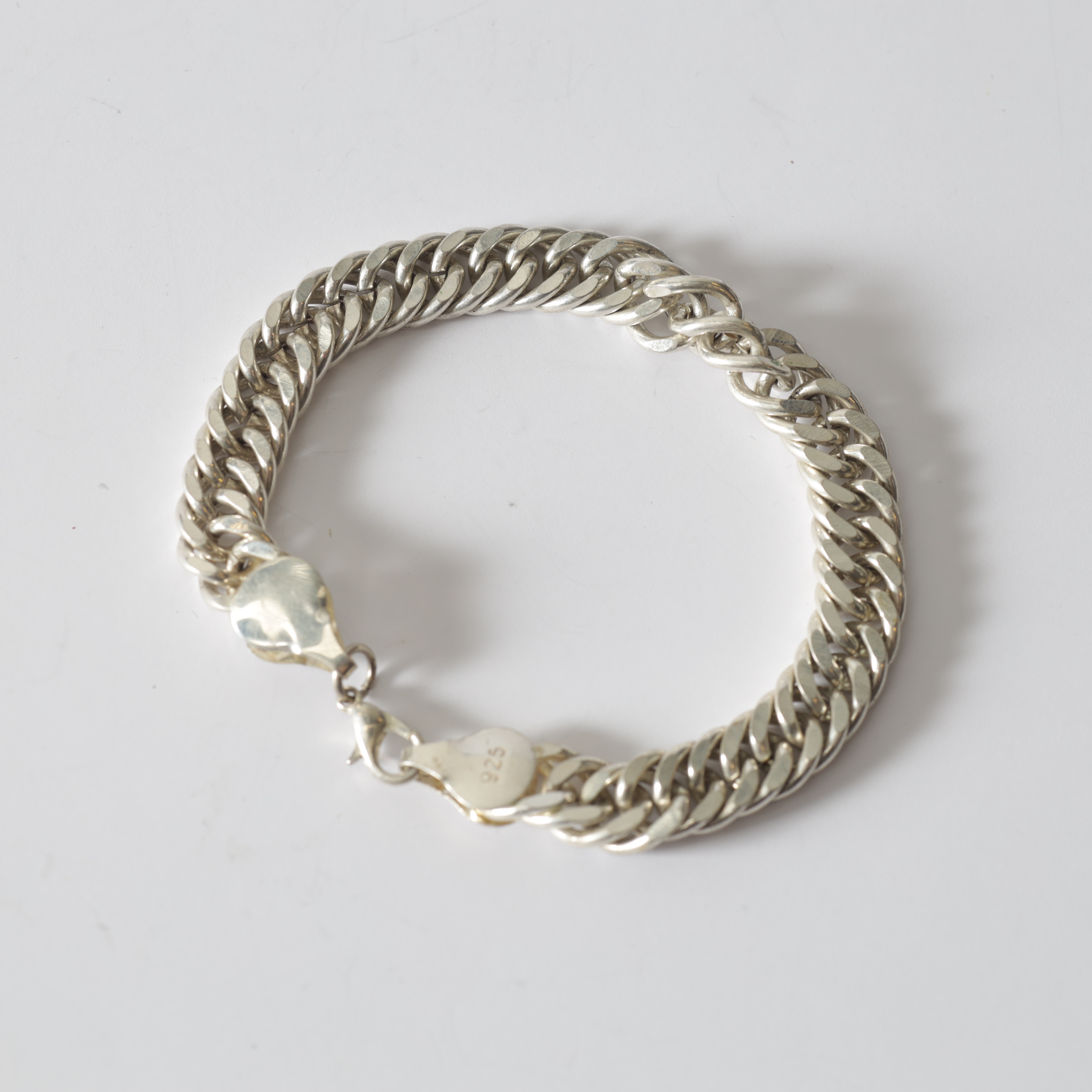 ARMBAND, sterlingsilver, pansarlänk. Totalvikt ca 24,8 gram.