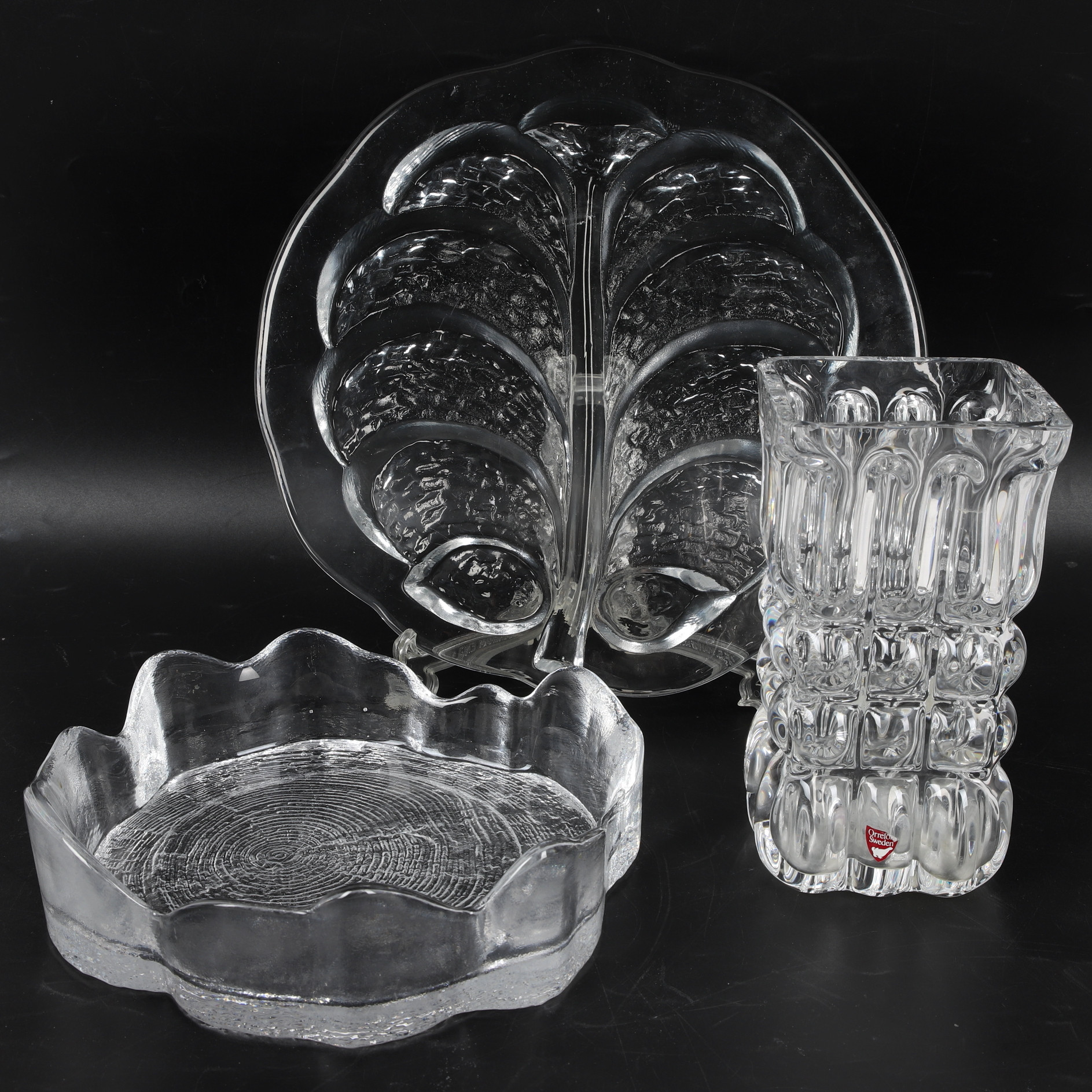 FAT OCH VAS, 3 st, glas, bl.a. "Eden", Lars Hellsten, Orrefors, samtida.