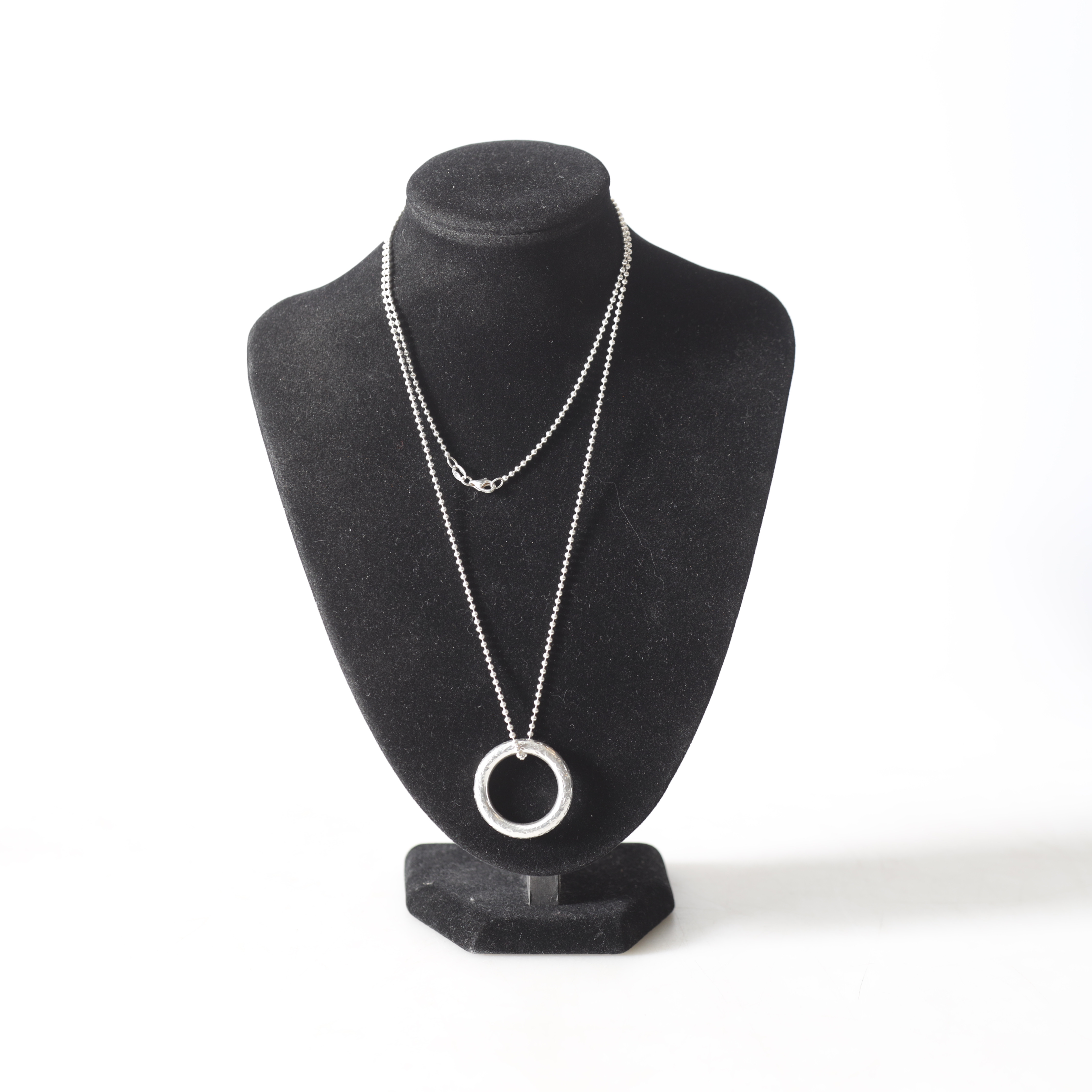COLLIER & HÄNGE, sterlingsilver, Anette Heyman Metall, Enskede. Totalvikt ca 25,6 gram.