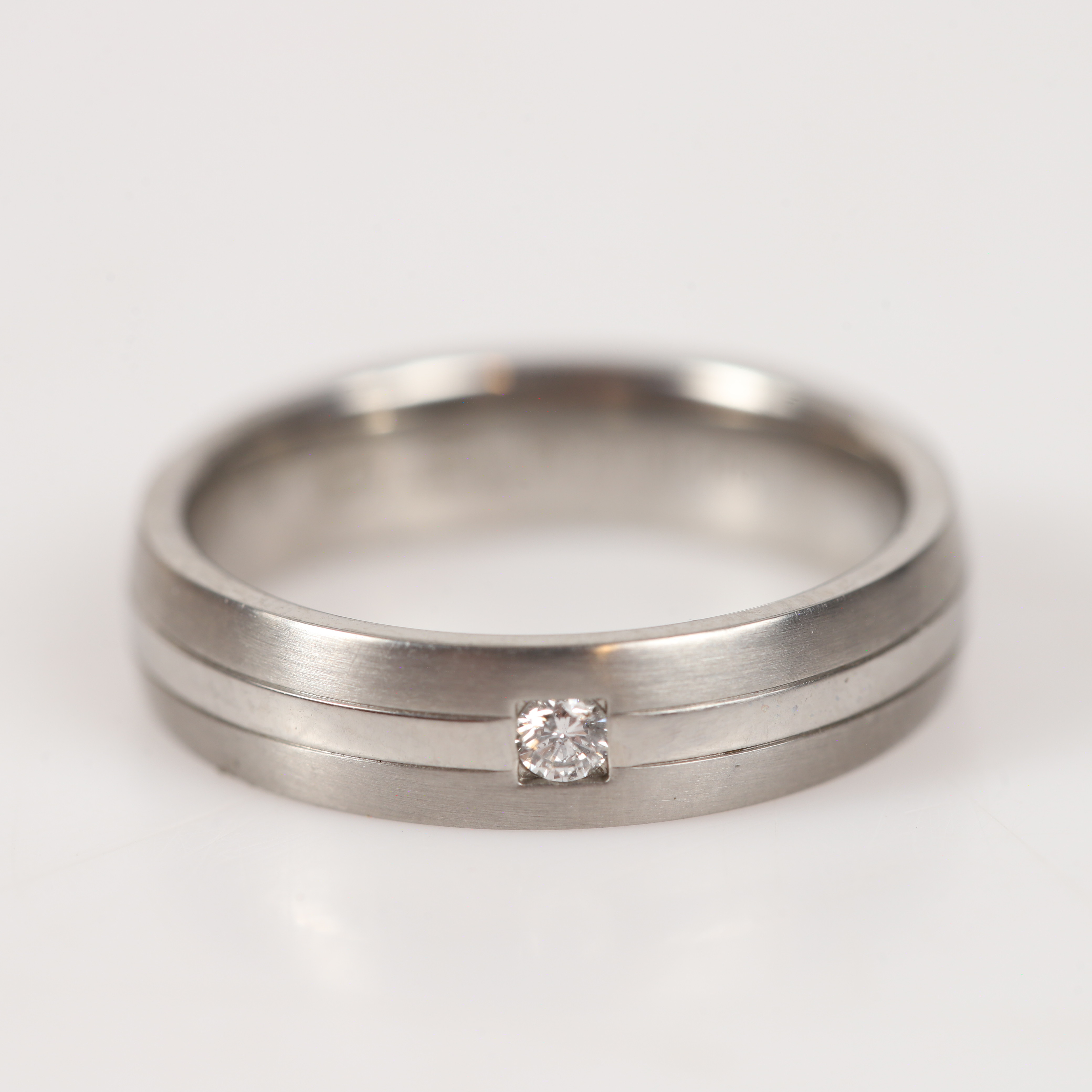 RING, rostfritt stål med briljantslipad diamant, 0,06 ct.