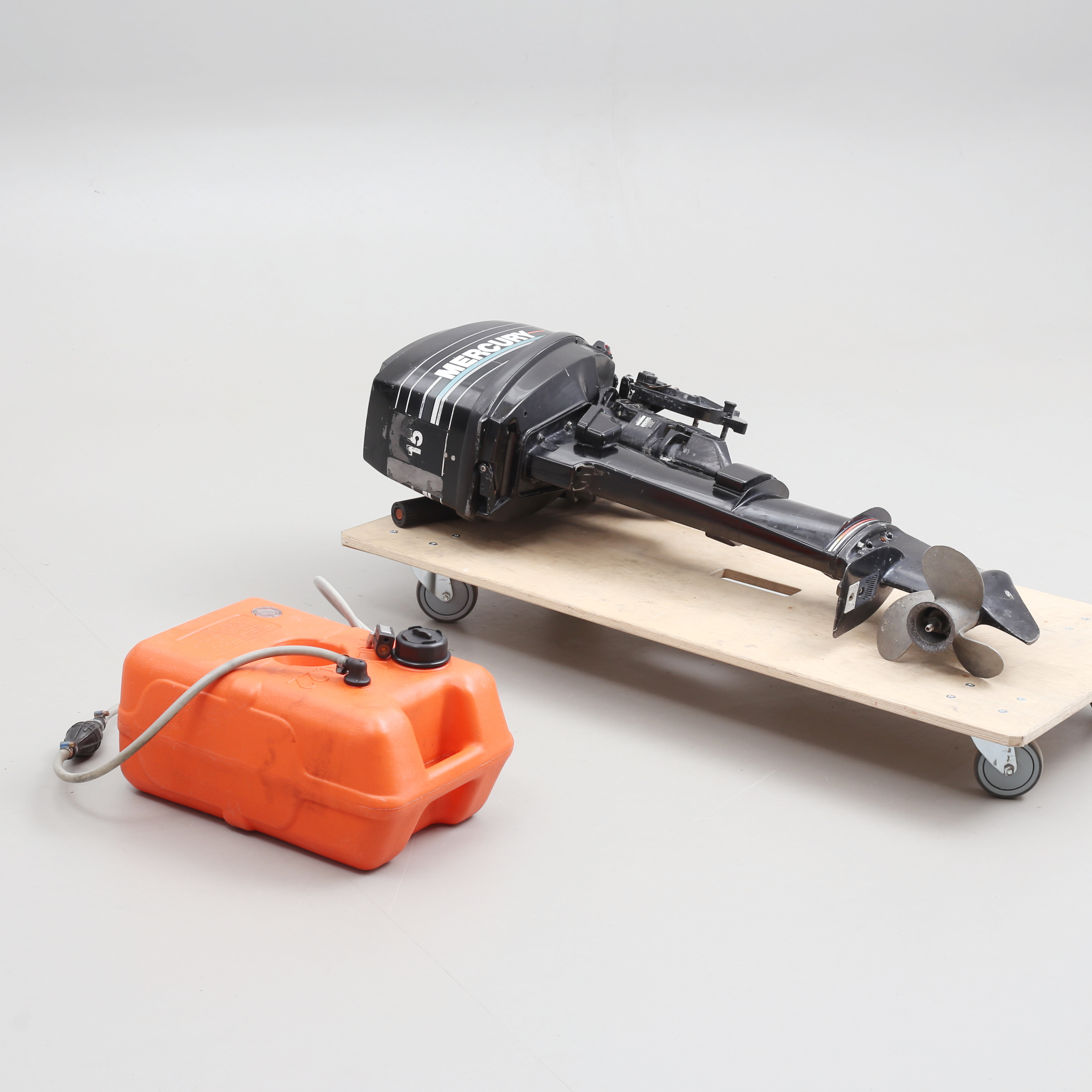 BÅTMOTOR med TRYCKTANK, Mercury 15 hk, 1990-tal.