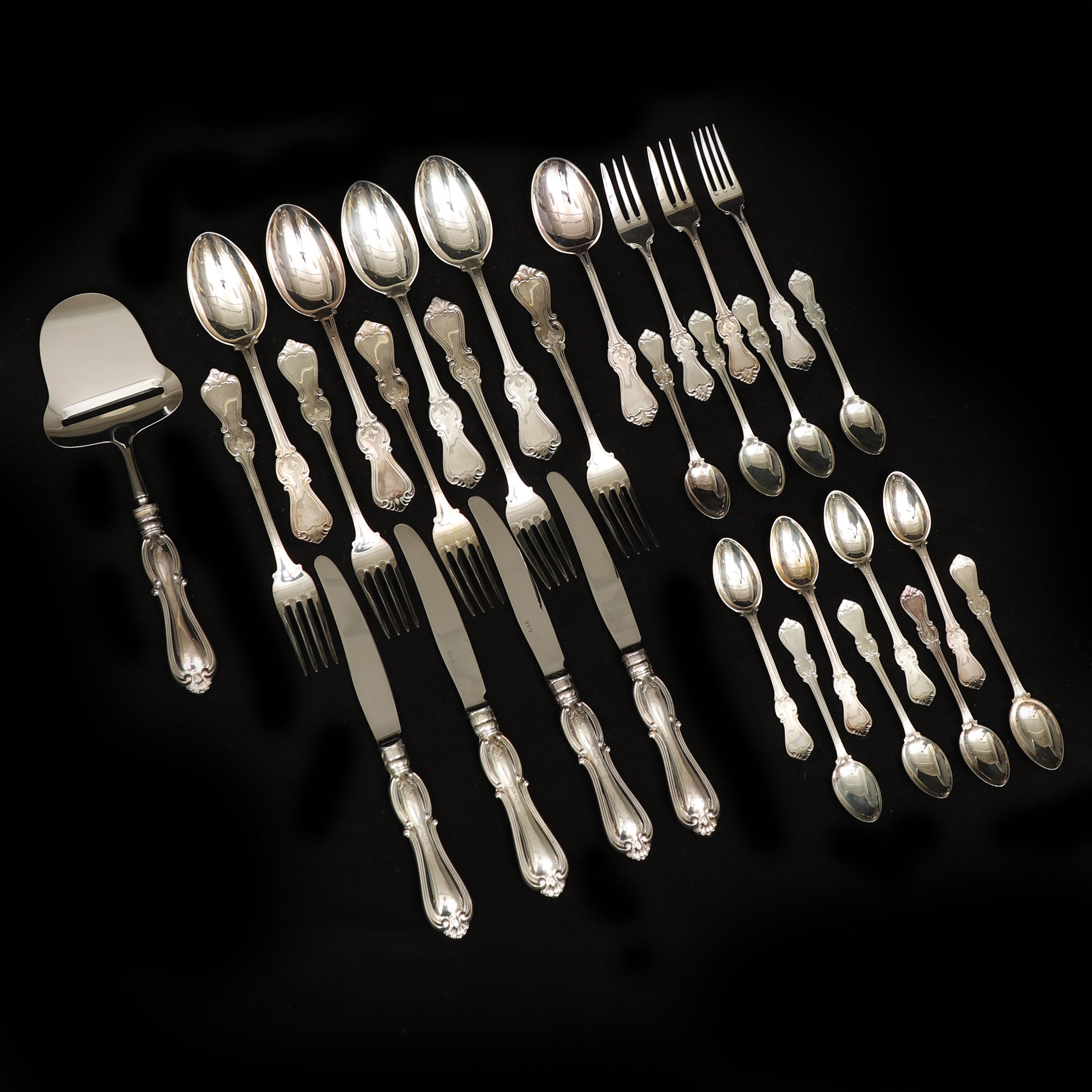 BESTICKSERVIS. Silver, 30 delar, GAB, modell "Olga". Vikt ca 650 gram ex knivar och osthyvel med stålblad.