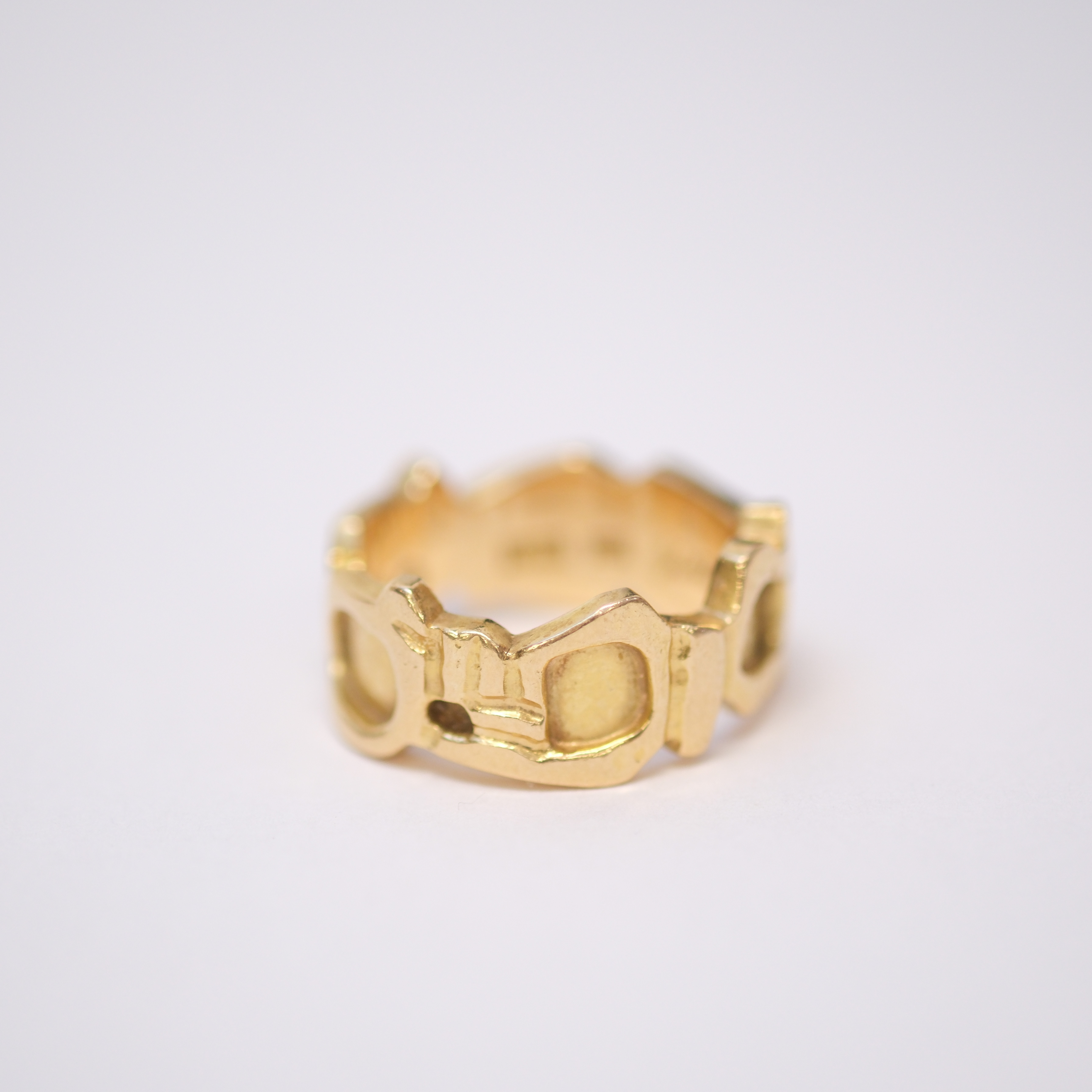 CLAES GIERTTA. RING, 18K GULD, STOCKHOLM 1973.