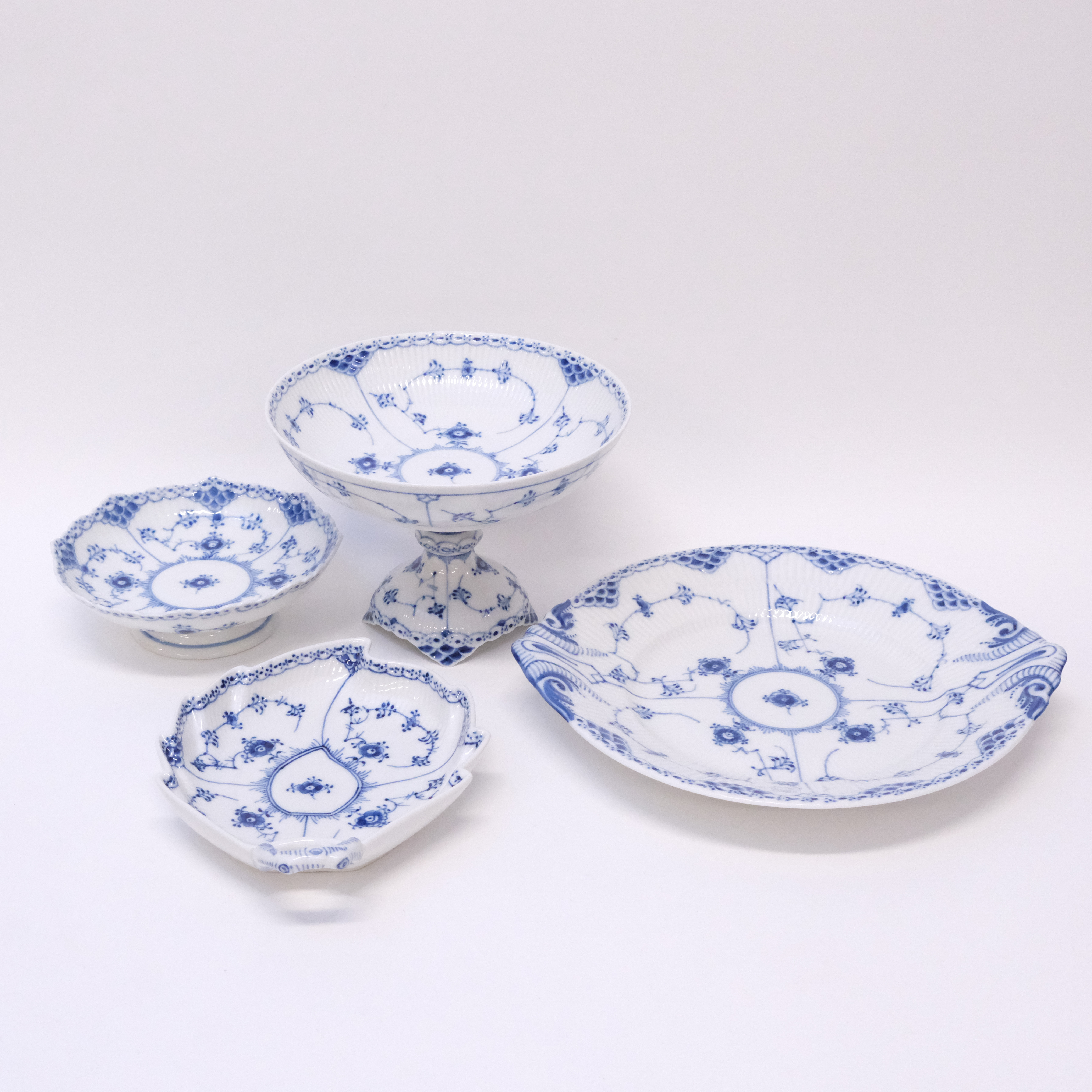FYRA FAT, "MUSSELMALET", ROYAL COPENHAGEN, HALVBLOND.