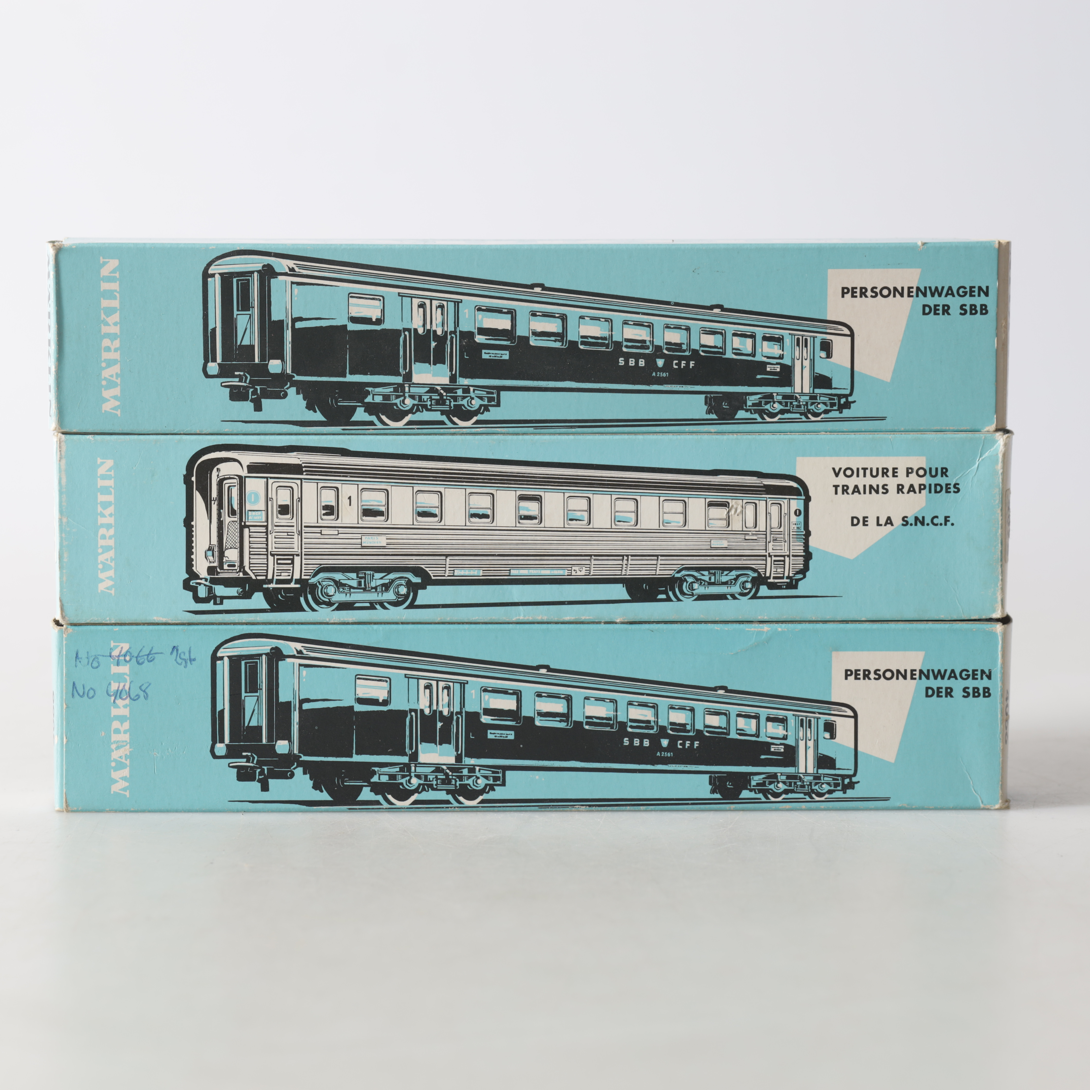 PERSONVAGNAR, 3 st. 4066 samt 4076, H0, Märklin.