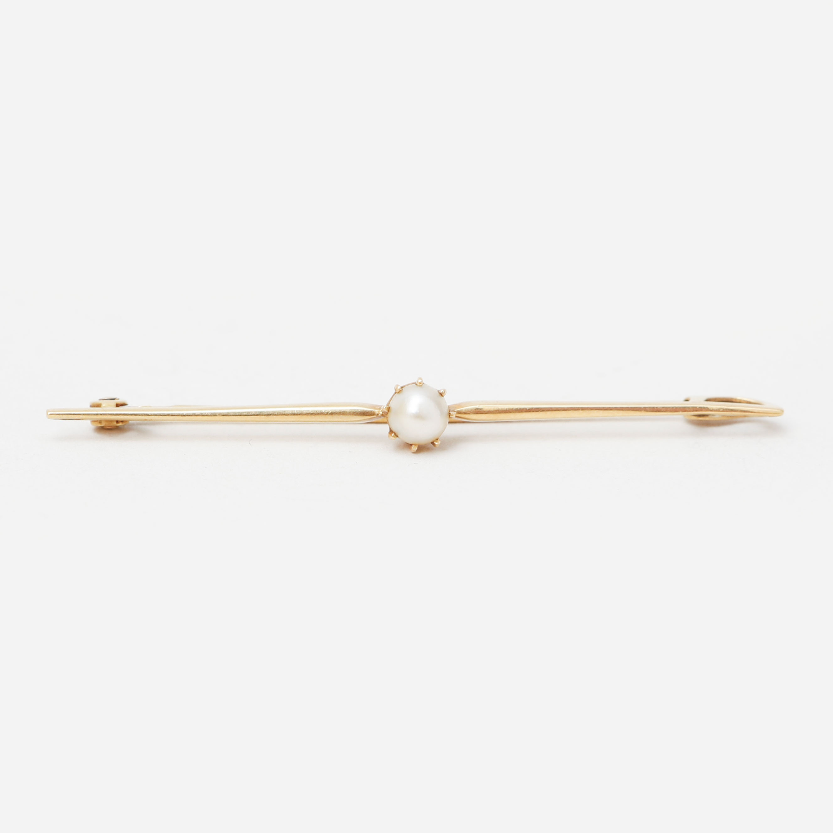 BROSCH, 18k guld samt pärla. Vikt ca 2,2 gram.