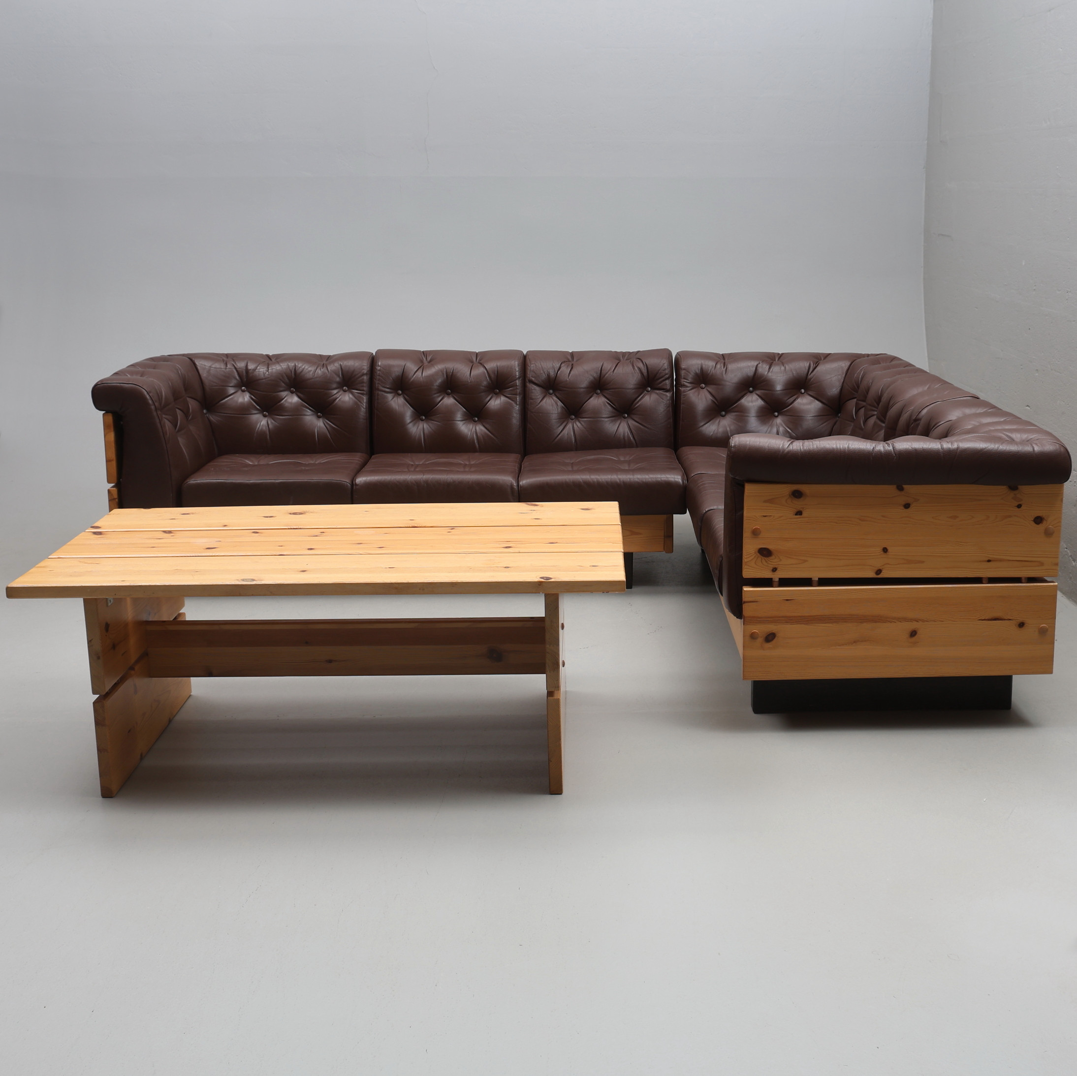 HÖRNSOFFA,BORD, furu och skinn, "Party", Ekornes Fabrikker, 1970/80-tal.