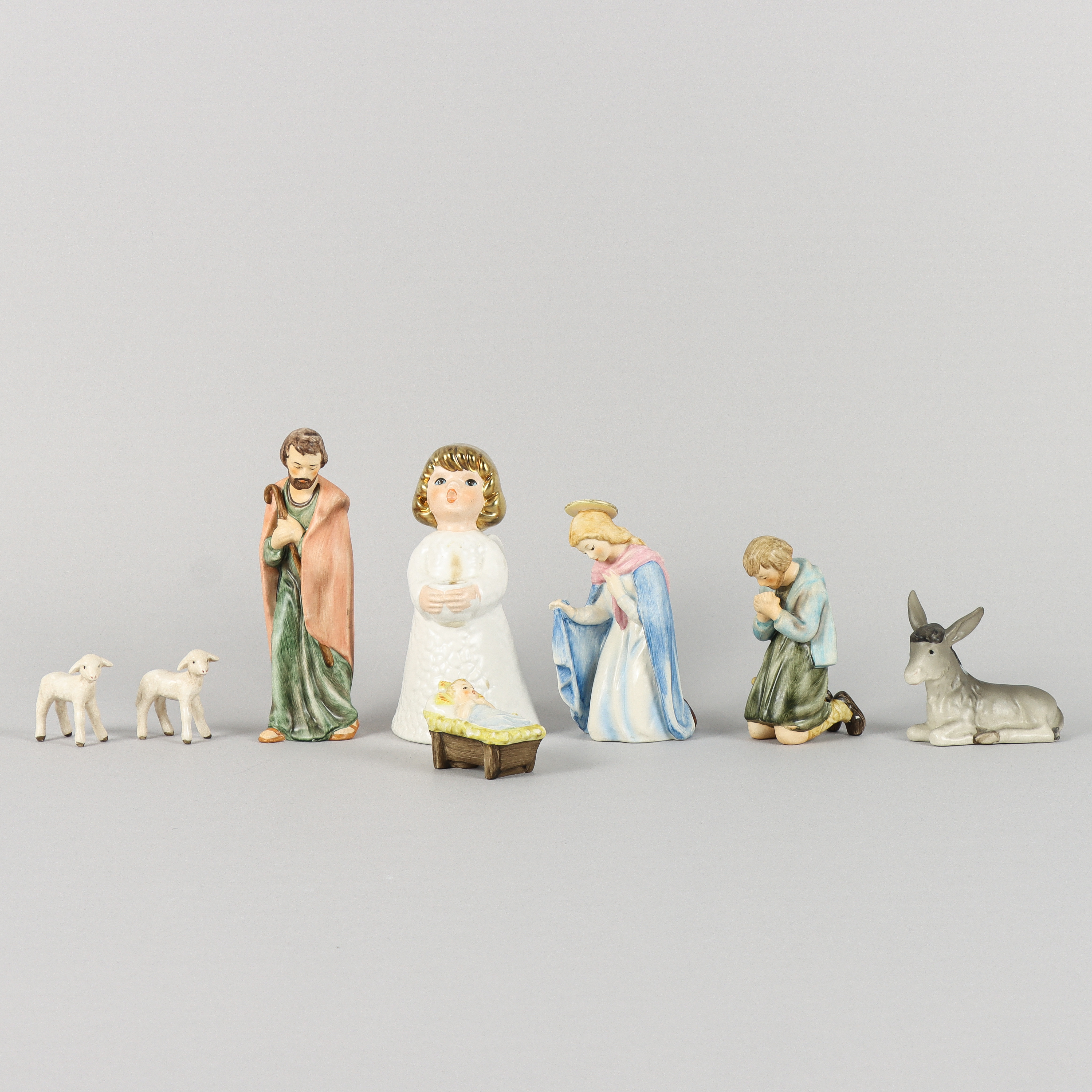 FIGURINER 8 stycken, porslin, Goebel.