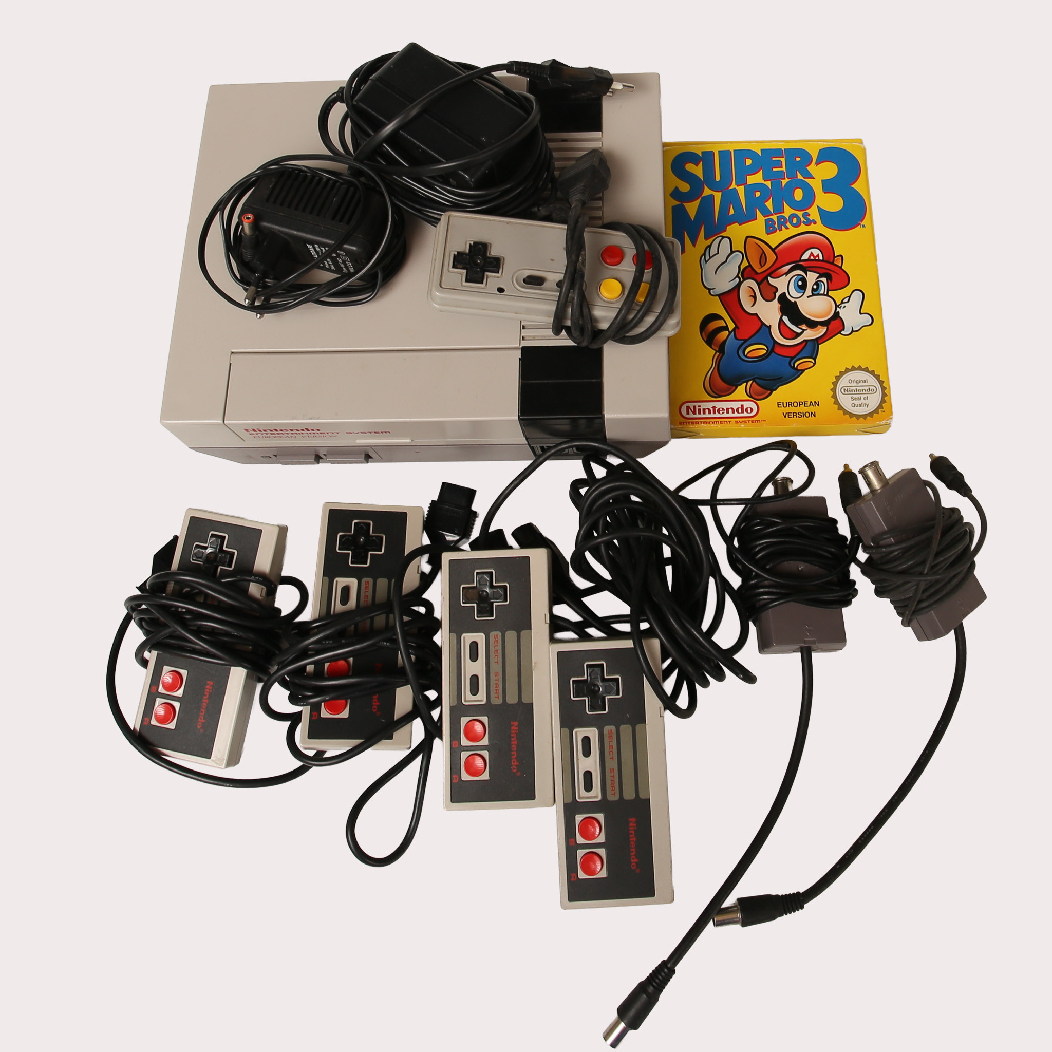 NINTENDO, 8 BITS STATION, original Nintendo, European Version, mm. ca år 1985.